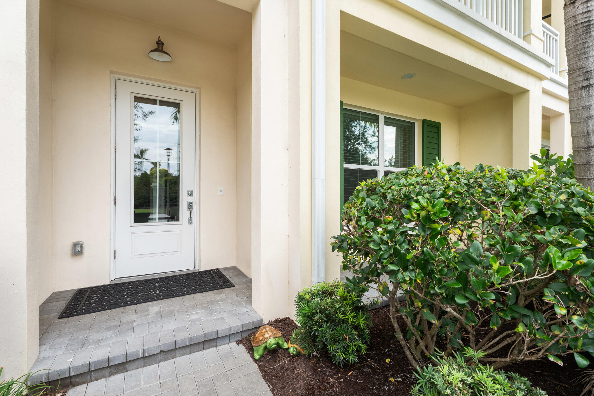 ALTON NEIGHBORHOOD - Residential Lease