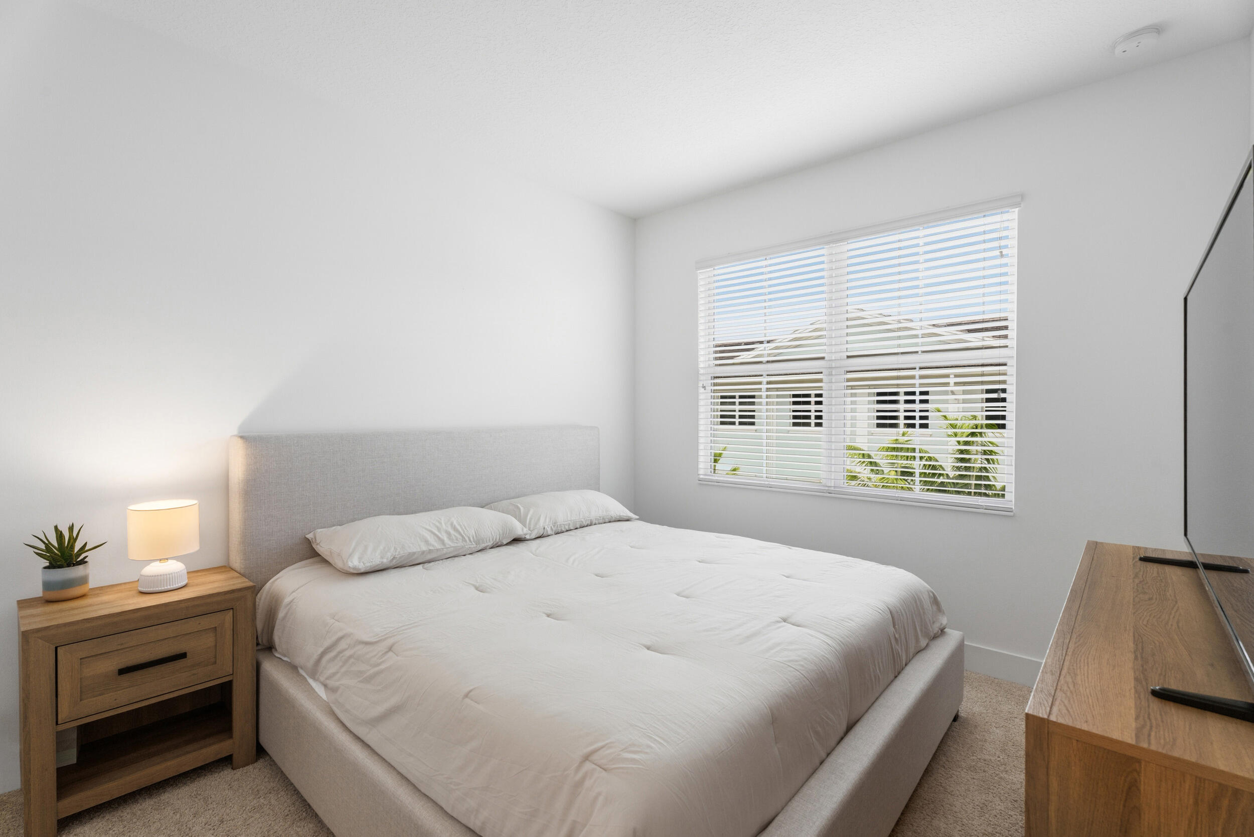 ALTON NEIGHBORHOOD - Residential Lease