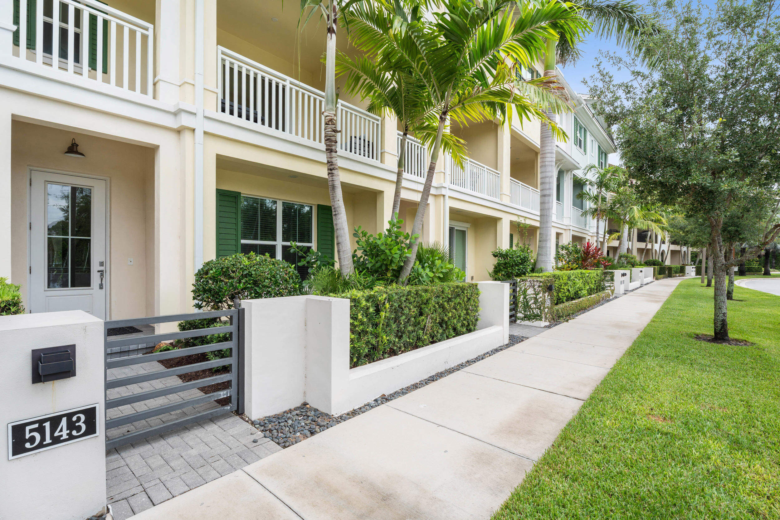 ALTON NEIGHBORHOOD - Residential Lease