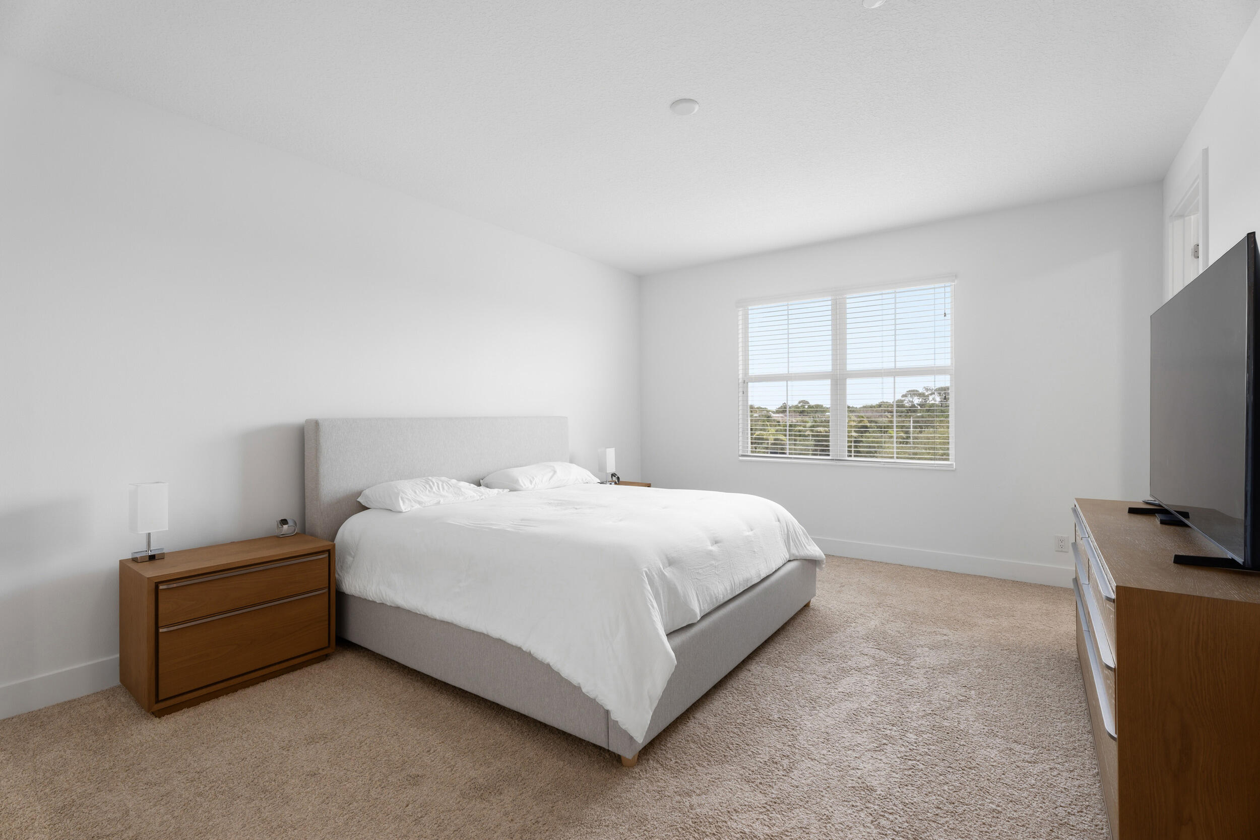 ALTON NEIGHBORHOOD - Residential Lease