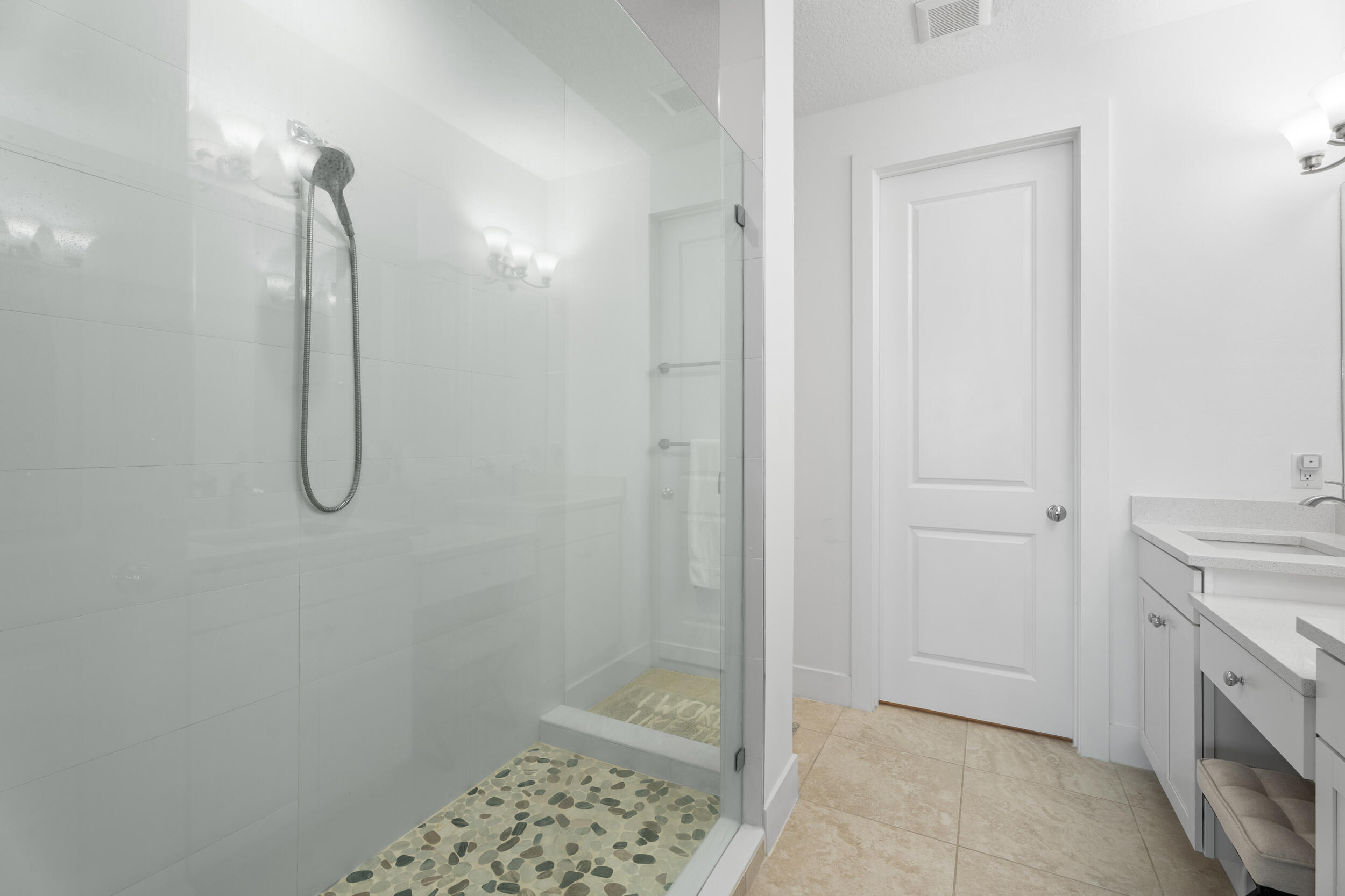 ALTON NEIGHBORHOOD - Residential Lease