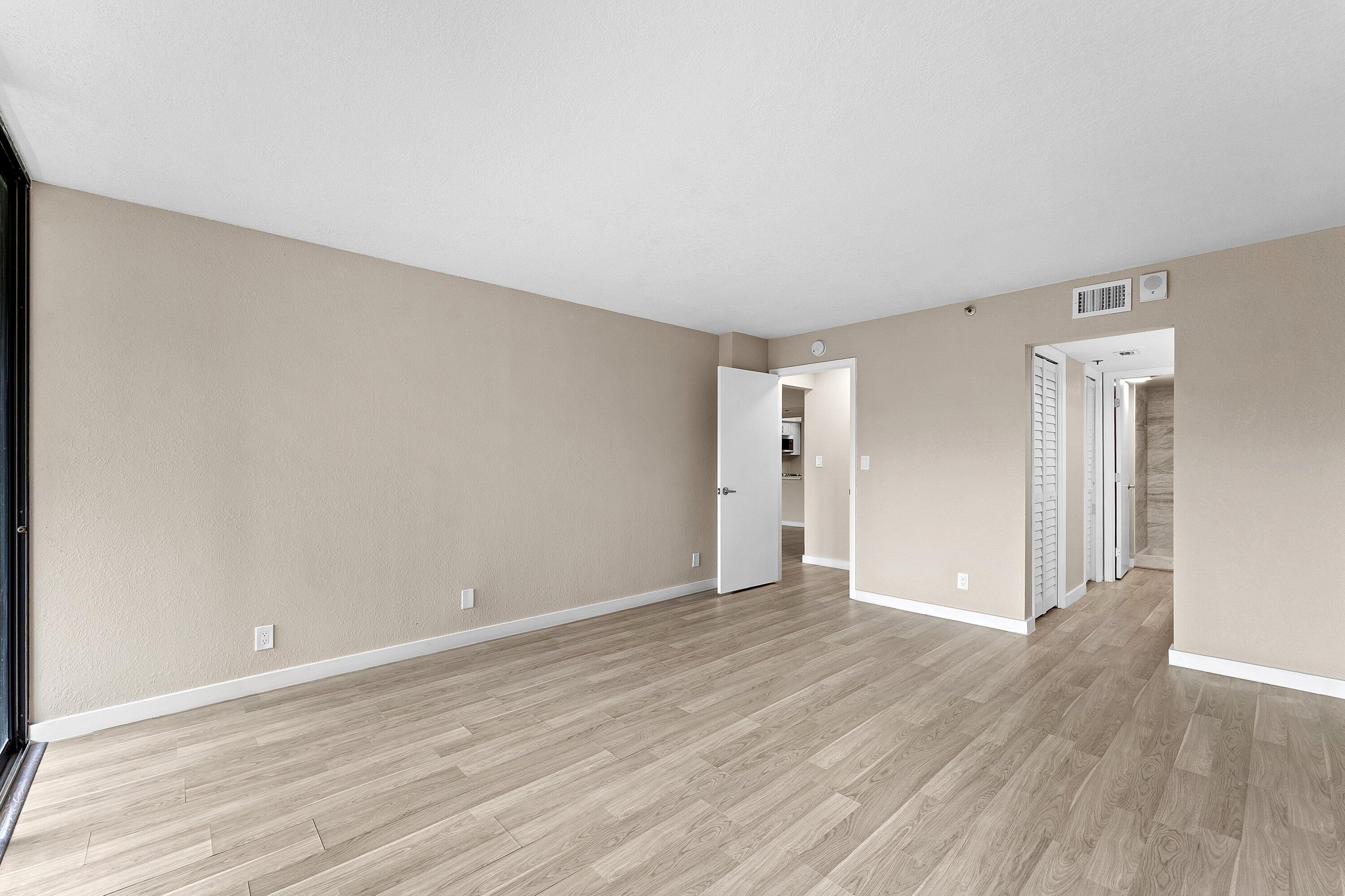 GLENS CONDO - Residential