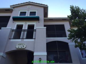 Great opportunity for the investor or first time homebuyer. This unit is located on the corner with a lake view. It is ready for new owners, so make your appointment today before it is too late.