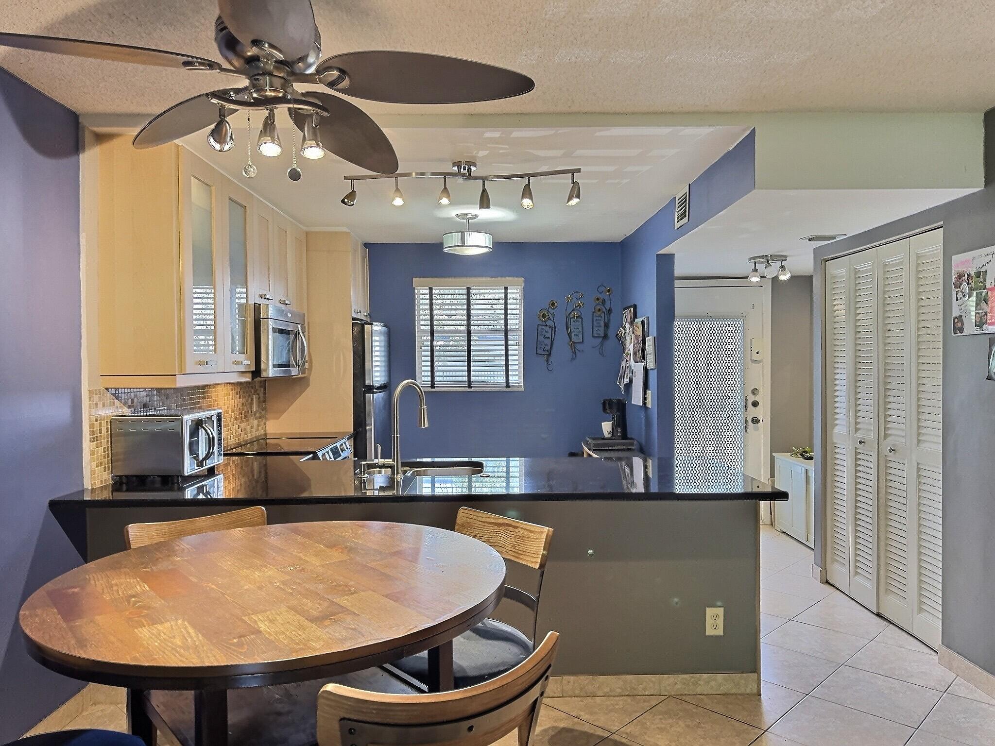 HOLIDAY SPRINGS VILLAGE 1 CONDO - Residential