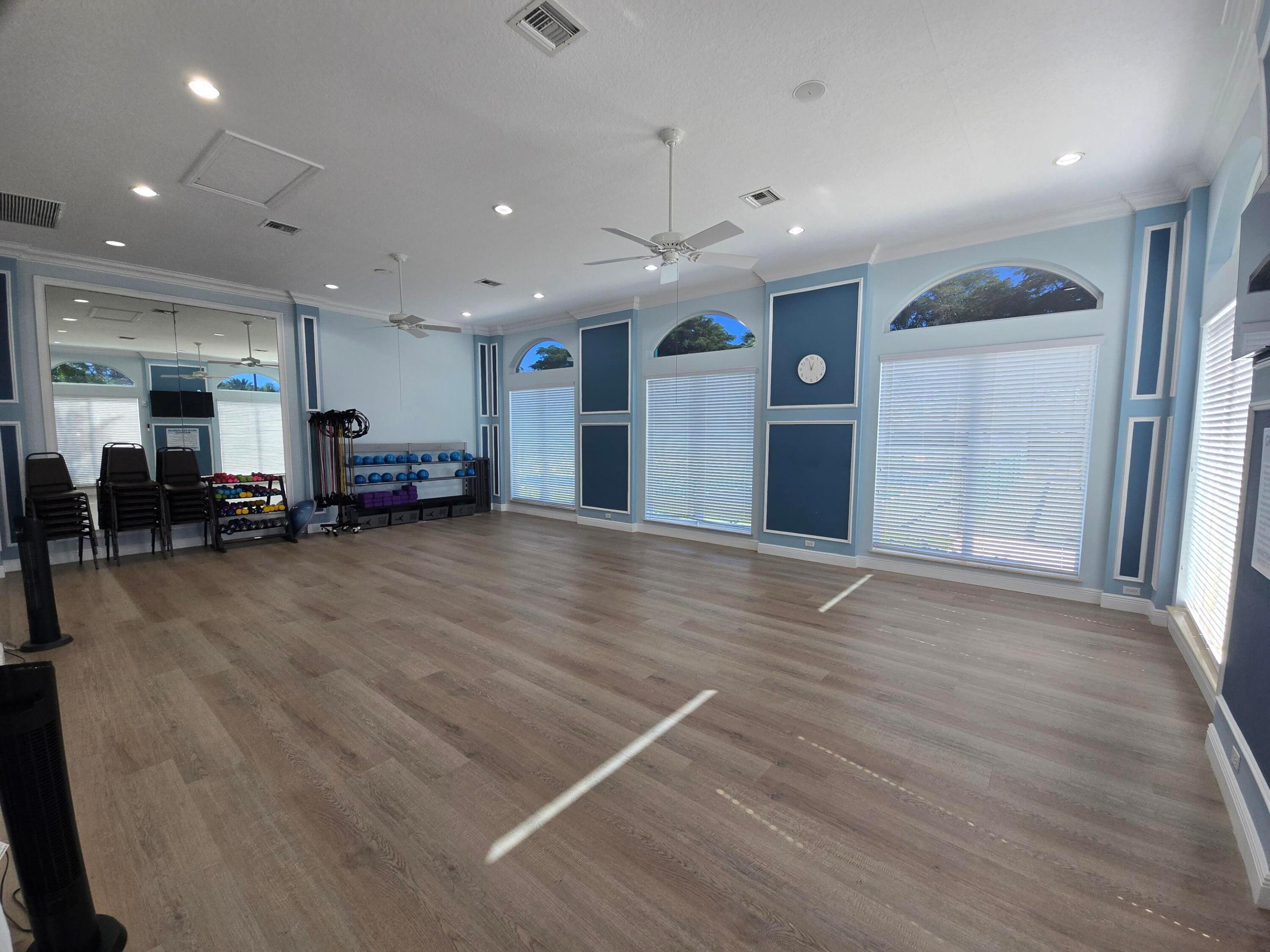 CASCADE LAKES - Residential