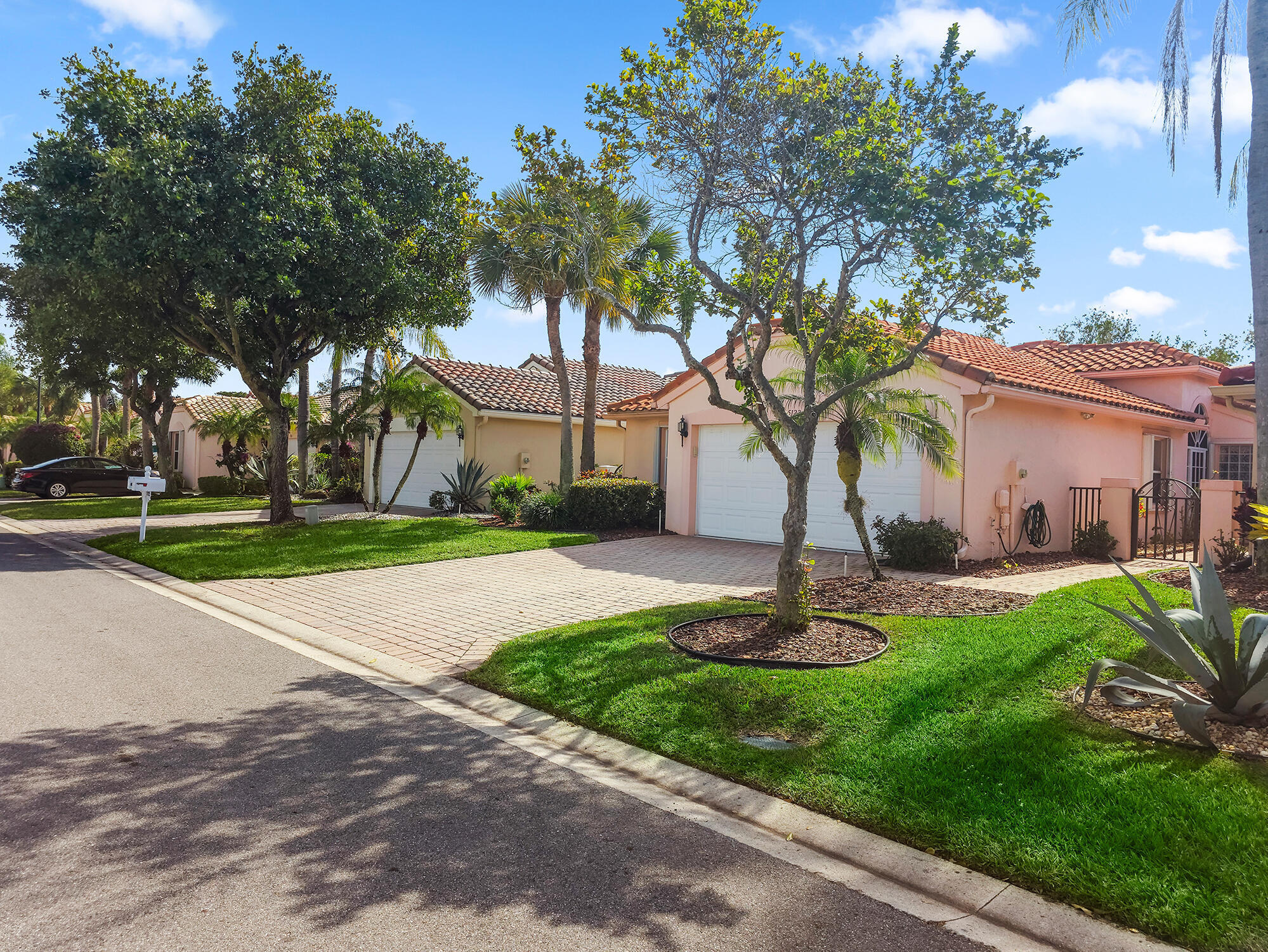 CASCADE LAKES - Residential