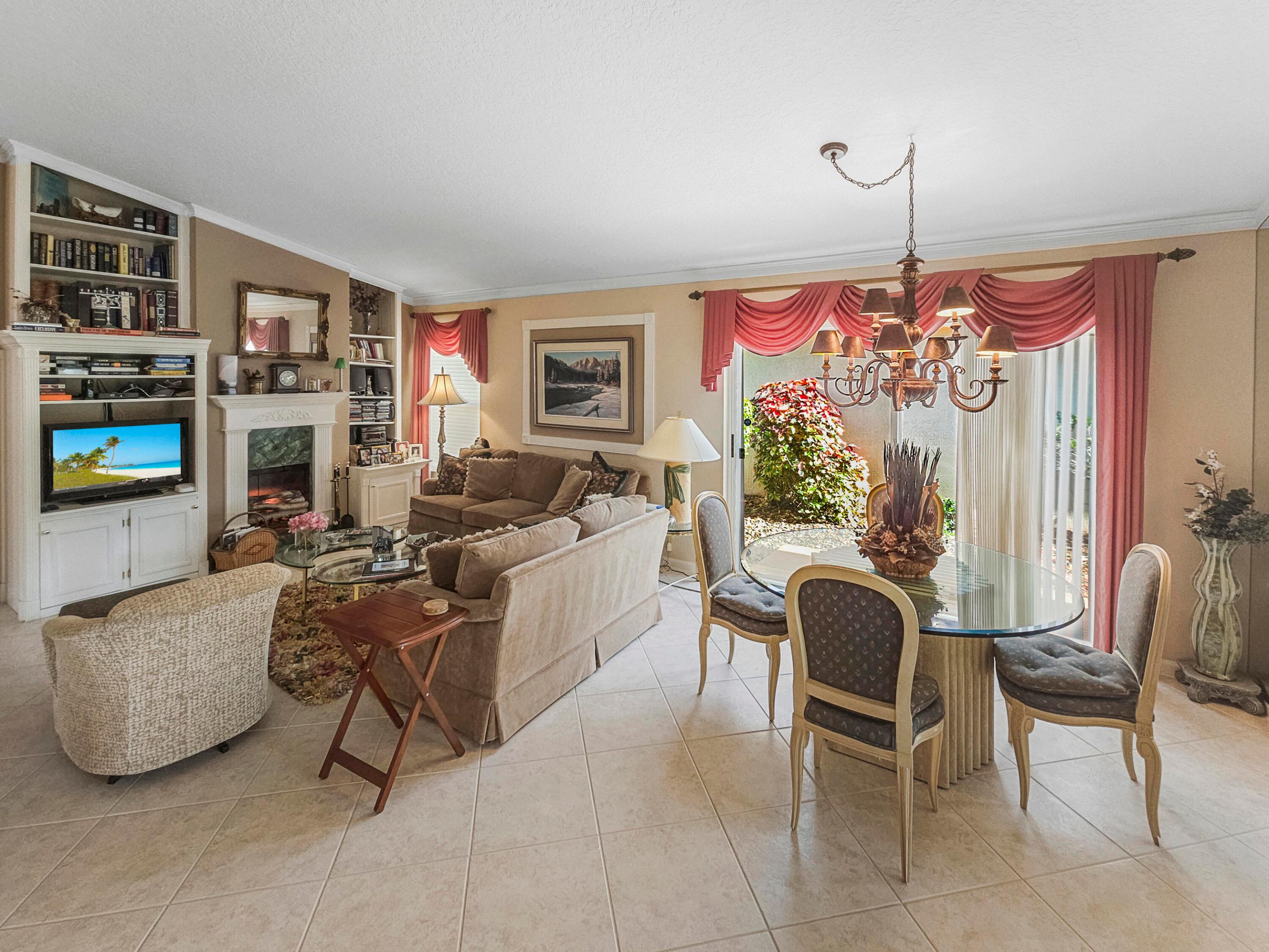 CASCADE LAKES - Residential