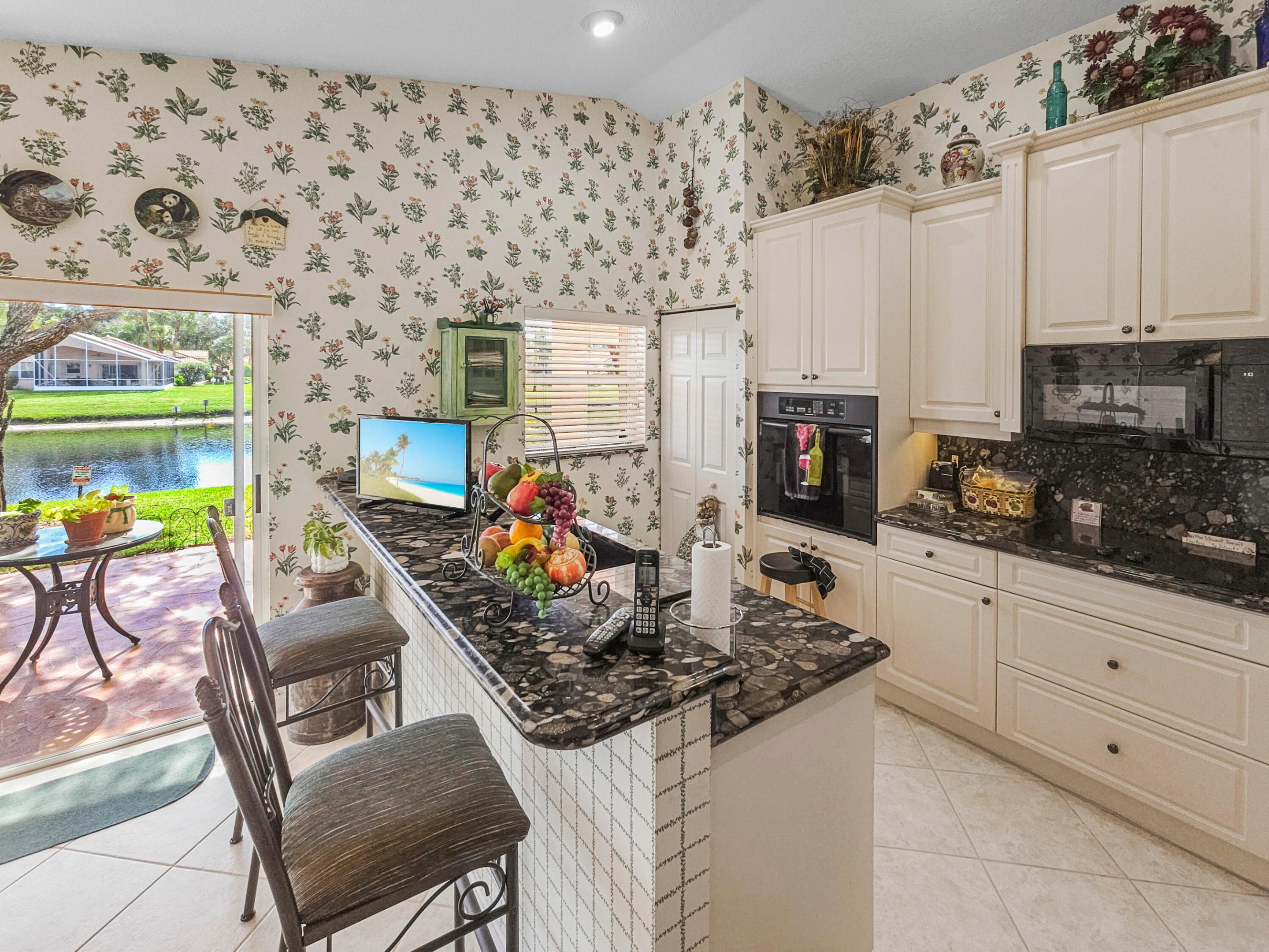 CASCADE LAKES - Residential