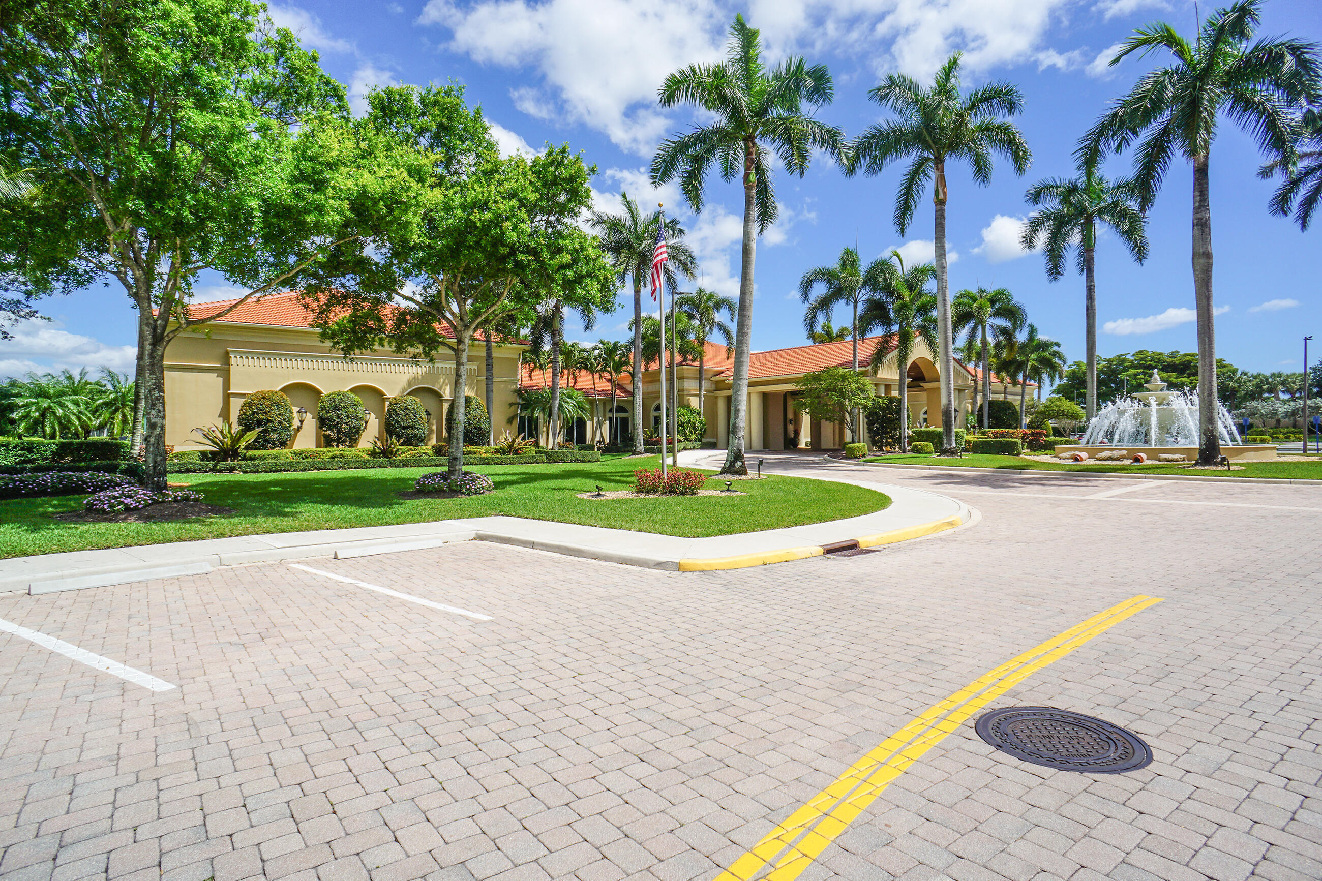 CASCADE LAKES - Residential