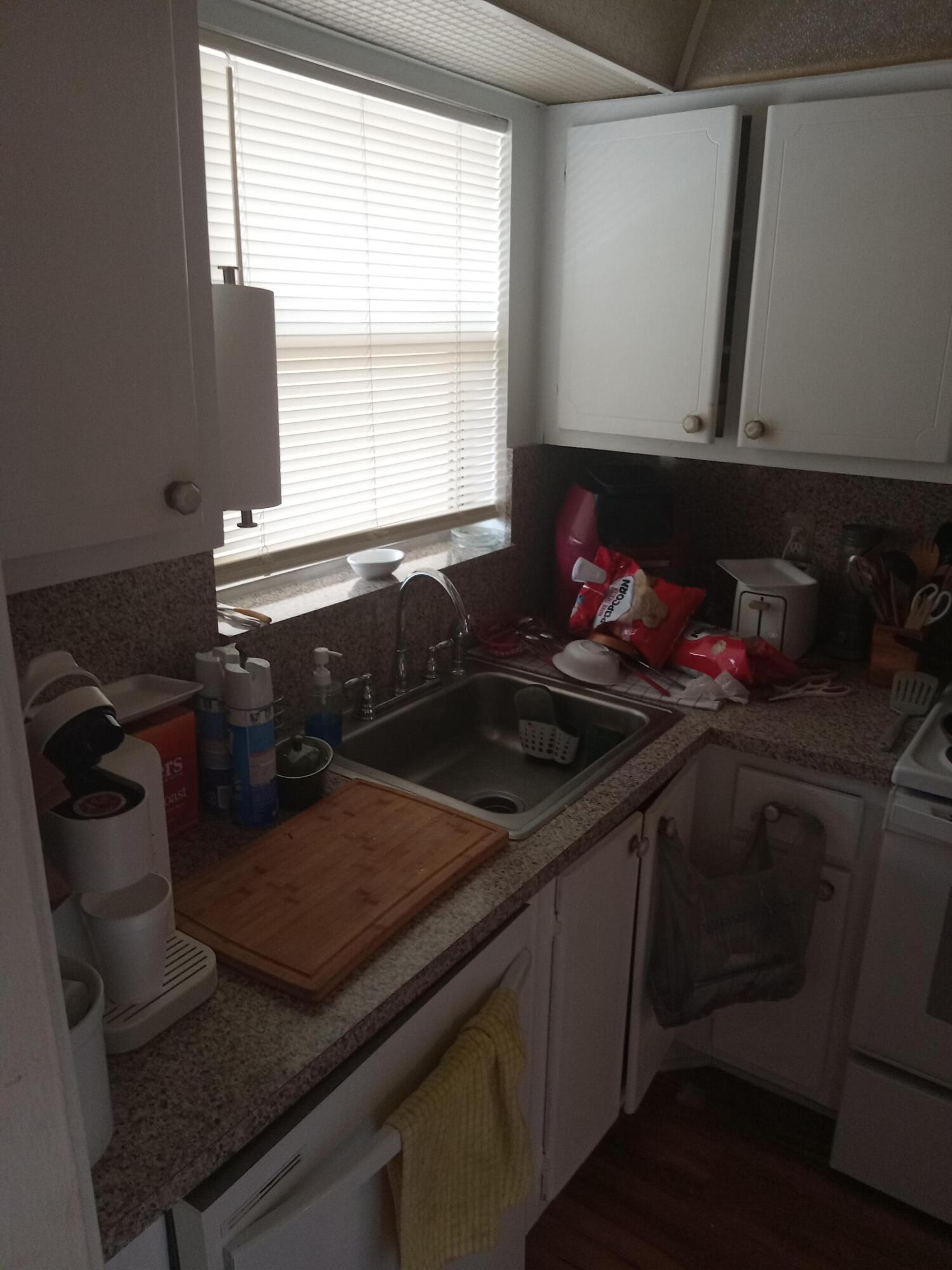 OWNER MOTIVATED.  COZY 2/2 WITH LARGE BEDROOMS AND PLENTY OF CLOSET SPACE.  NEW A/C WITH ALL VENTS CLEANED AND NEW PLUMBING IN BATHROOMS. CLOSED IN PATIO AREA WITH HURRICANE WINDOWS CEILING TO FLOOR.  GREAT PLACE TO SIT AND ENJOY A BOOK. VERY ACTIVE COMMUNITY AND CLUBHOUSE.  CLOSE TO POOL AND LOCAL SHOPPING