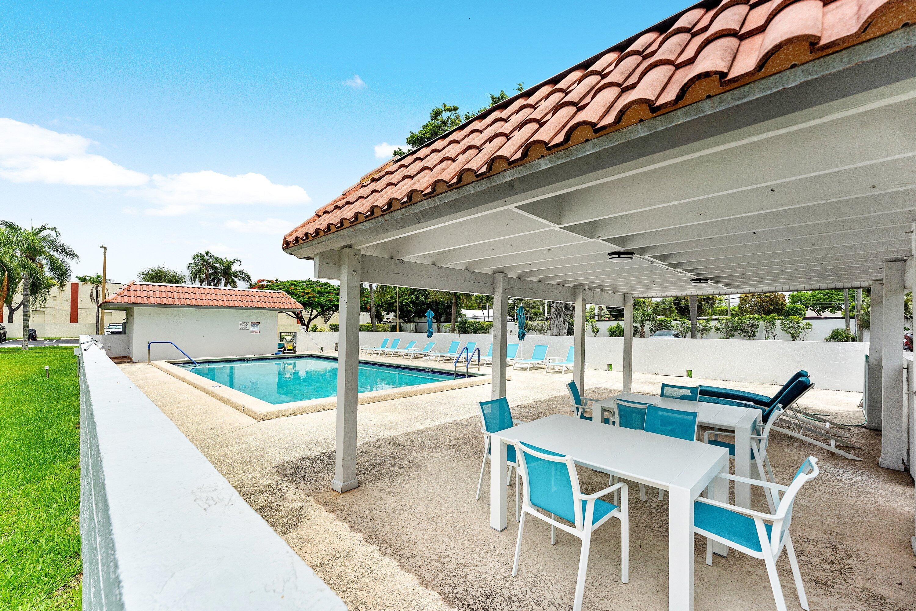BOCA ISLE CONDO - Residential