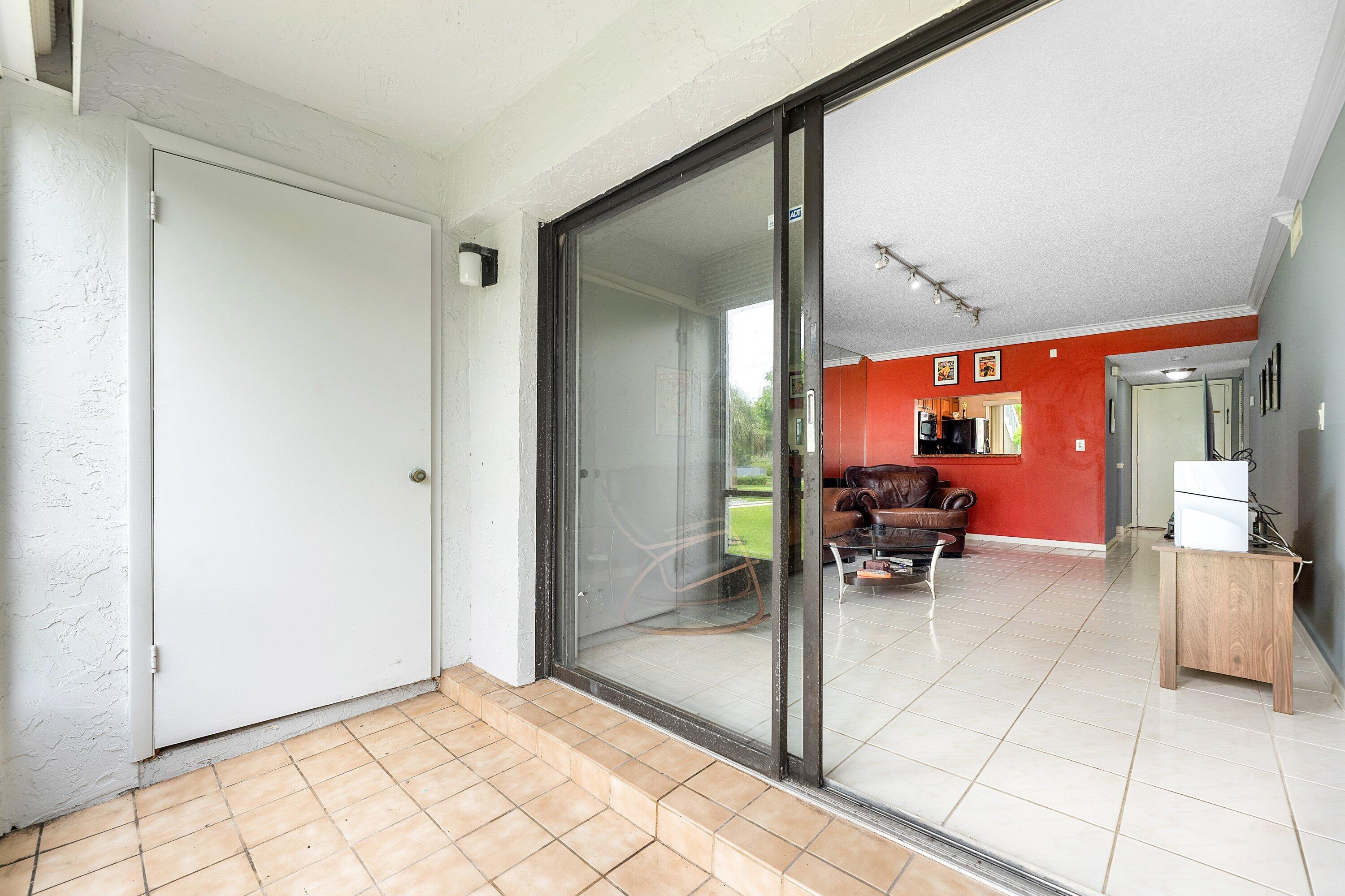 BOCA ISLE CONDO - Residential