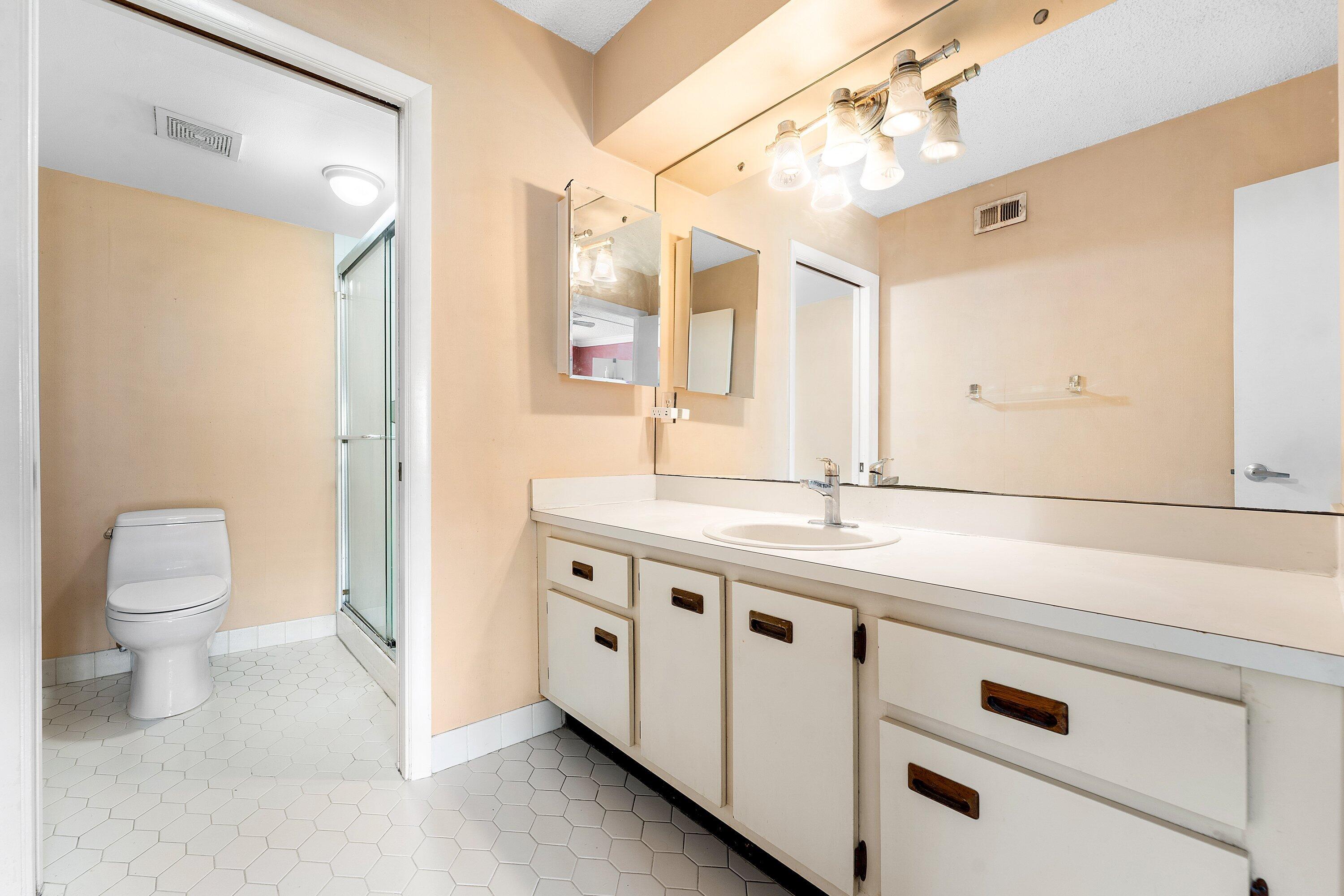 BOCA ISLE CONDO - Residential