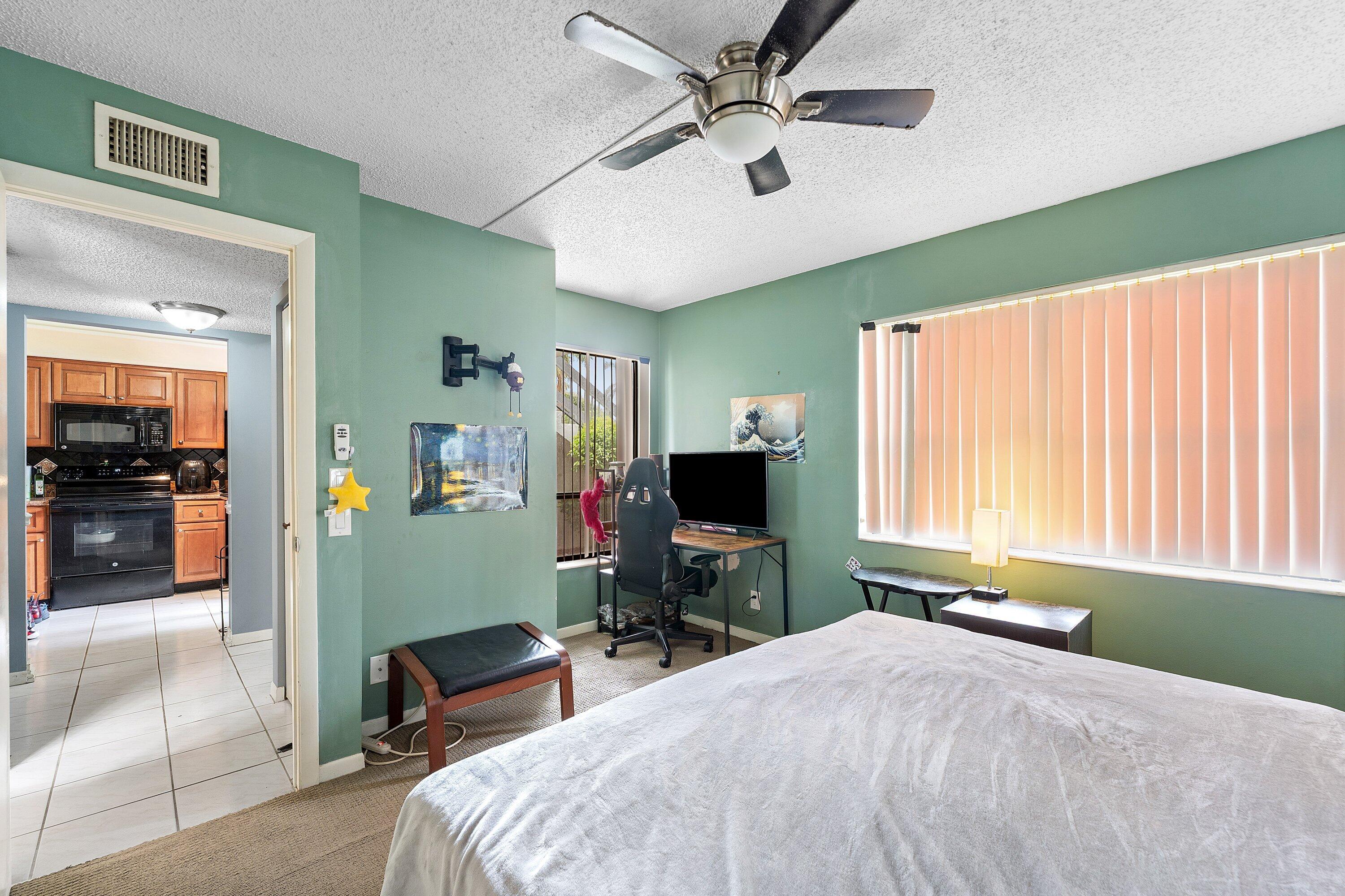 BOCA ISLE CONDO - Residential