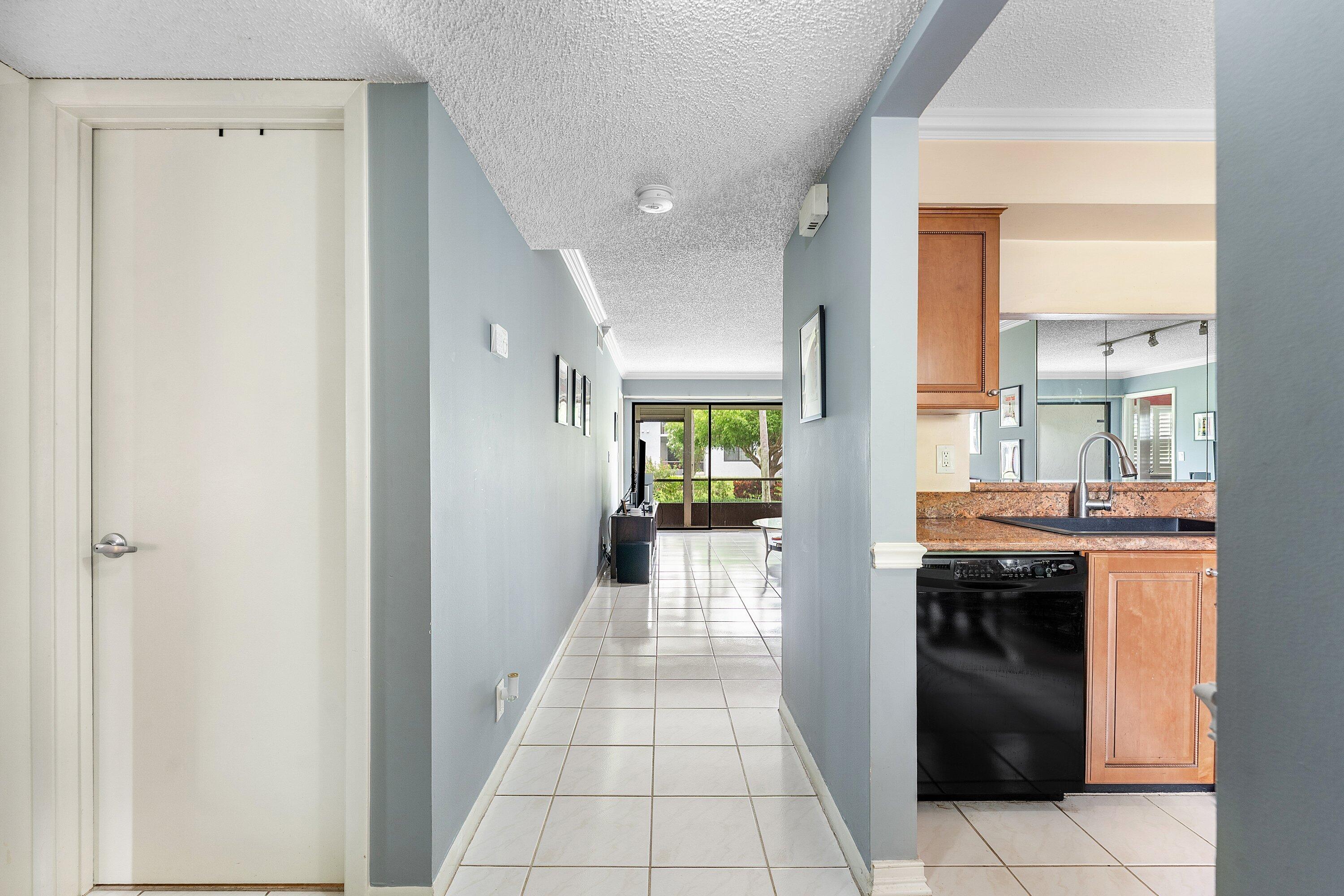 BOCA ISLE CONDO - Residential