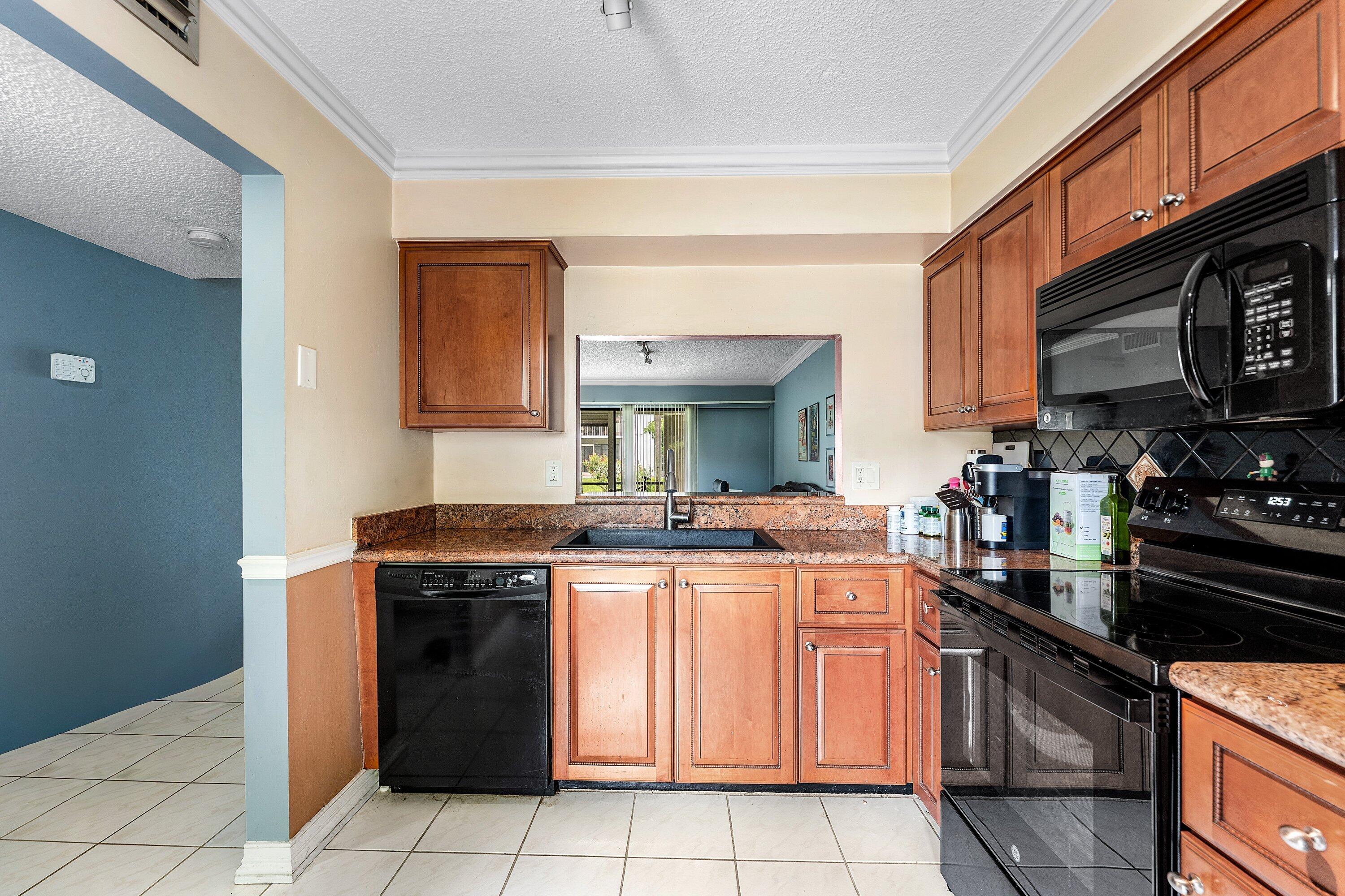 BOCA ISLE CONDO - Residential