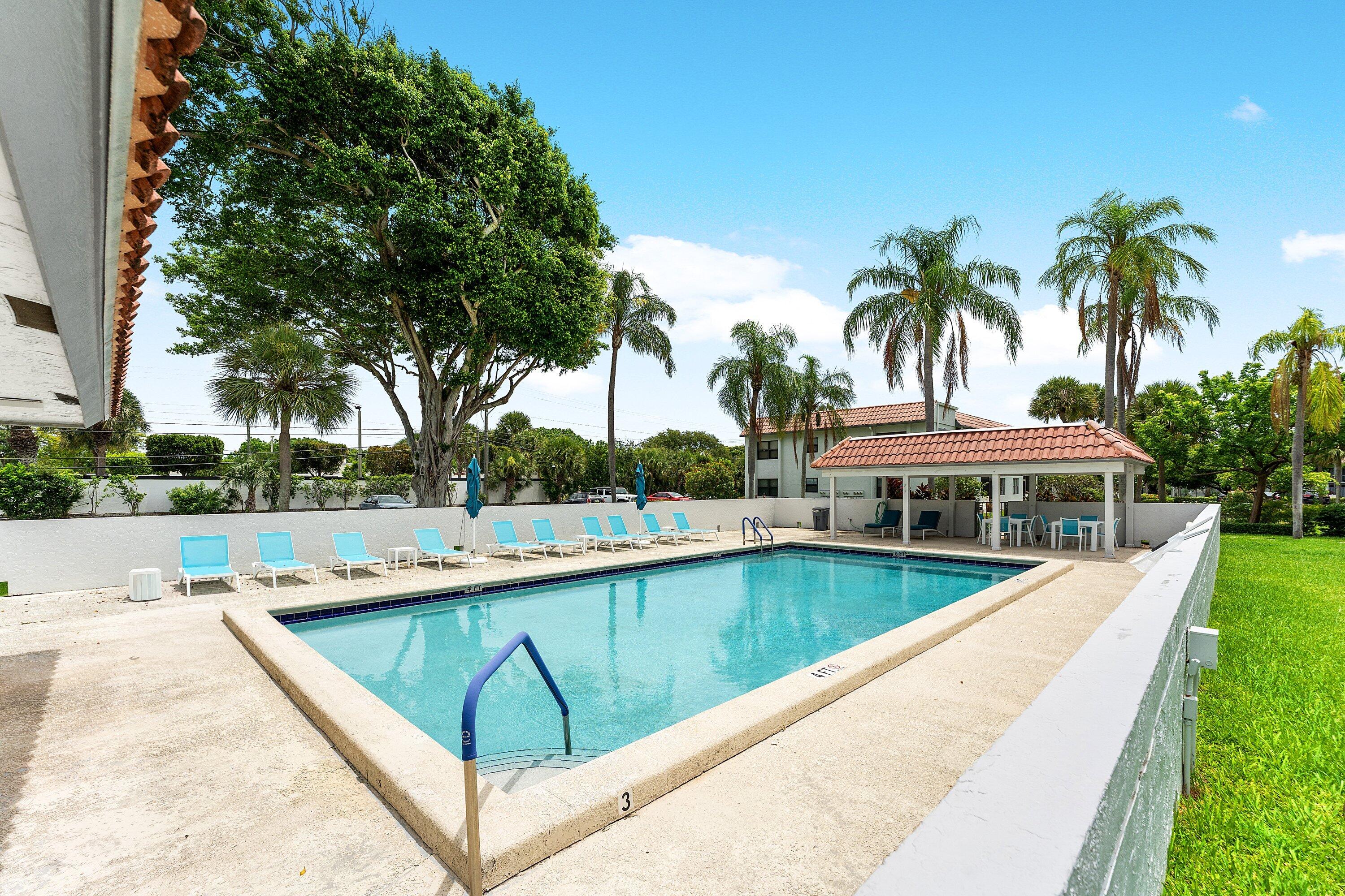 BOCA ISLE CONDO - Residential