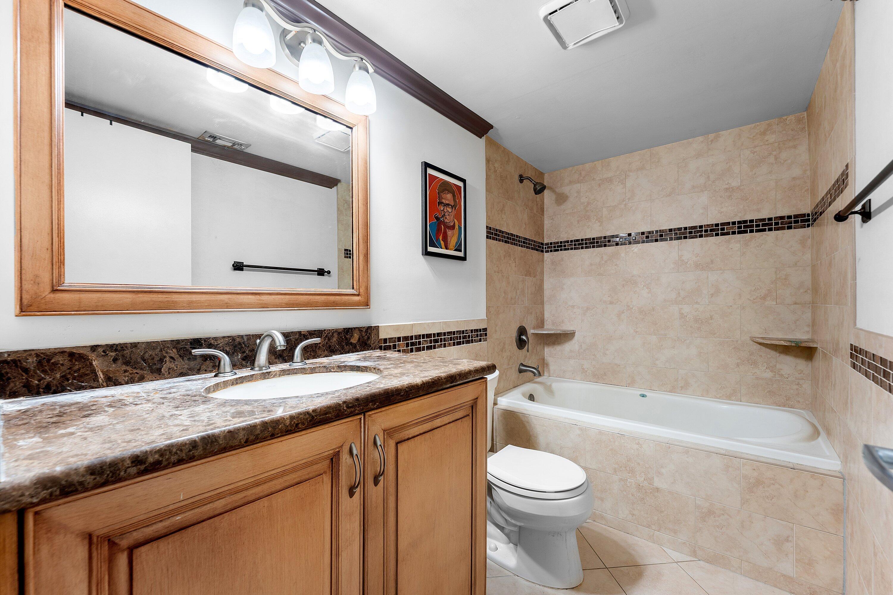 BOCA ISLE CONDO - Residential