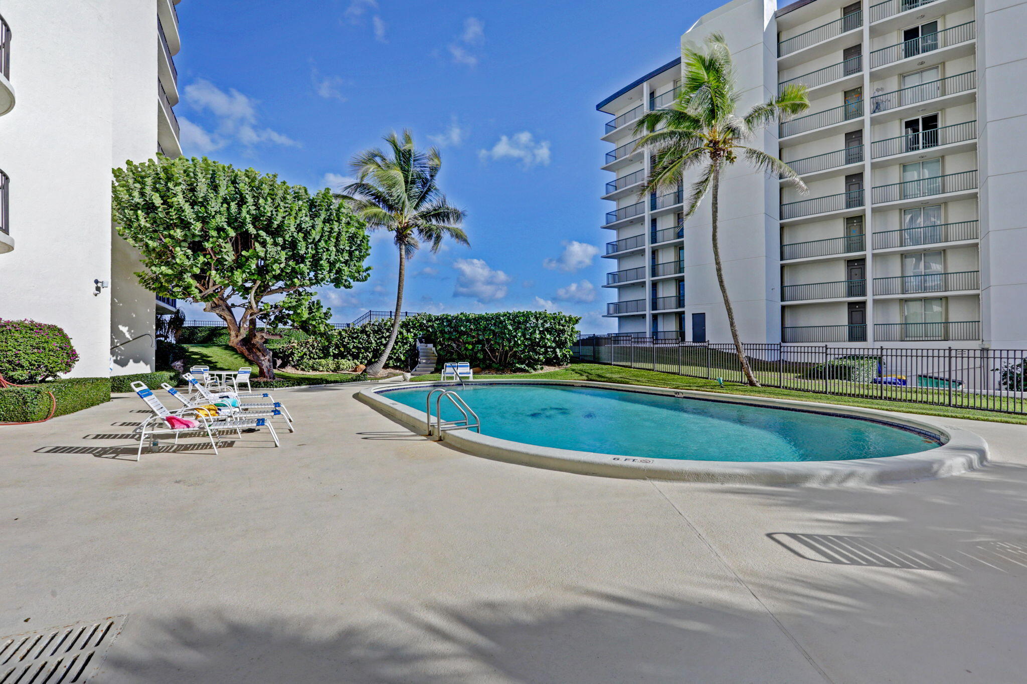 CONNEMARA CONDO - Residential