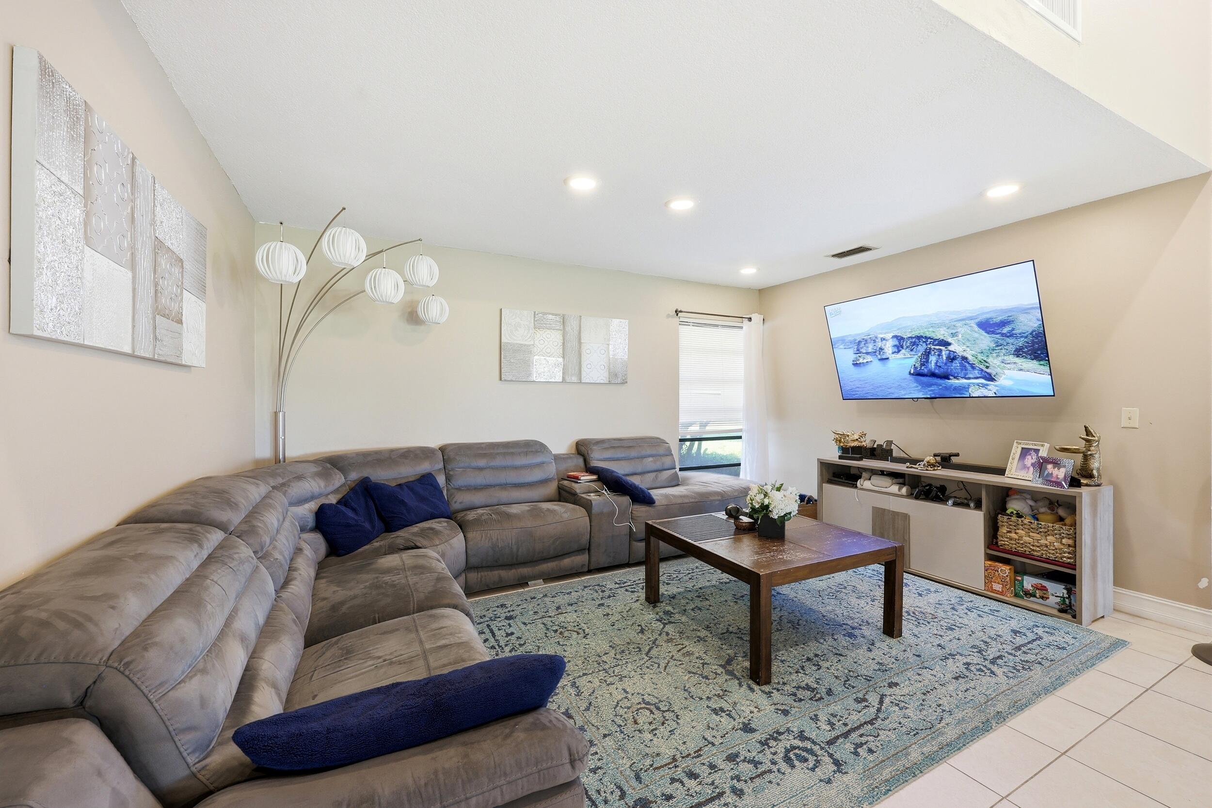 BOCA TEECA SEC 5 - Residential Lease