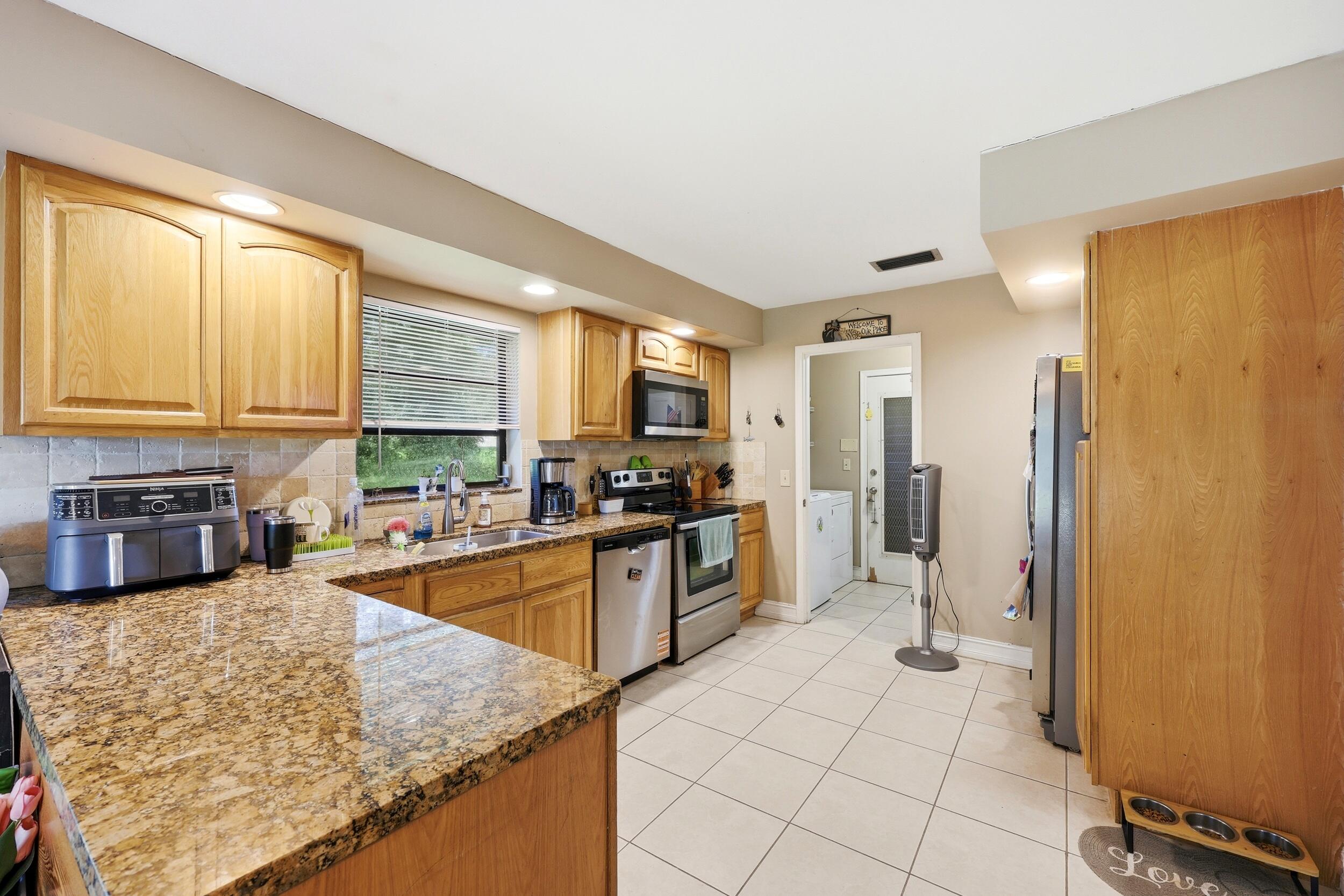 BOCA TEECA SEC 5 - Residential Lease