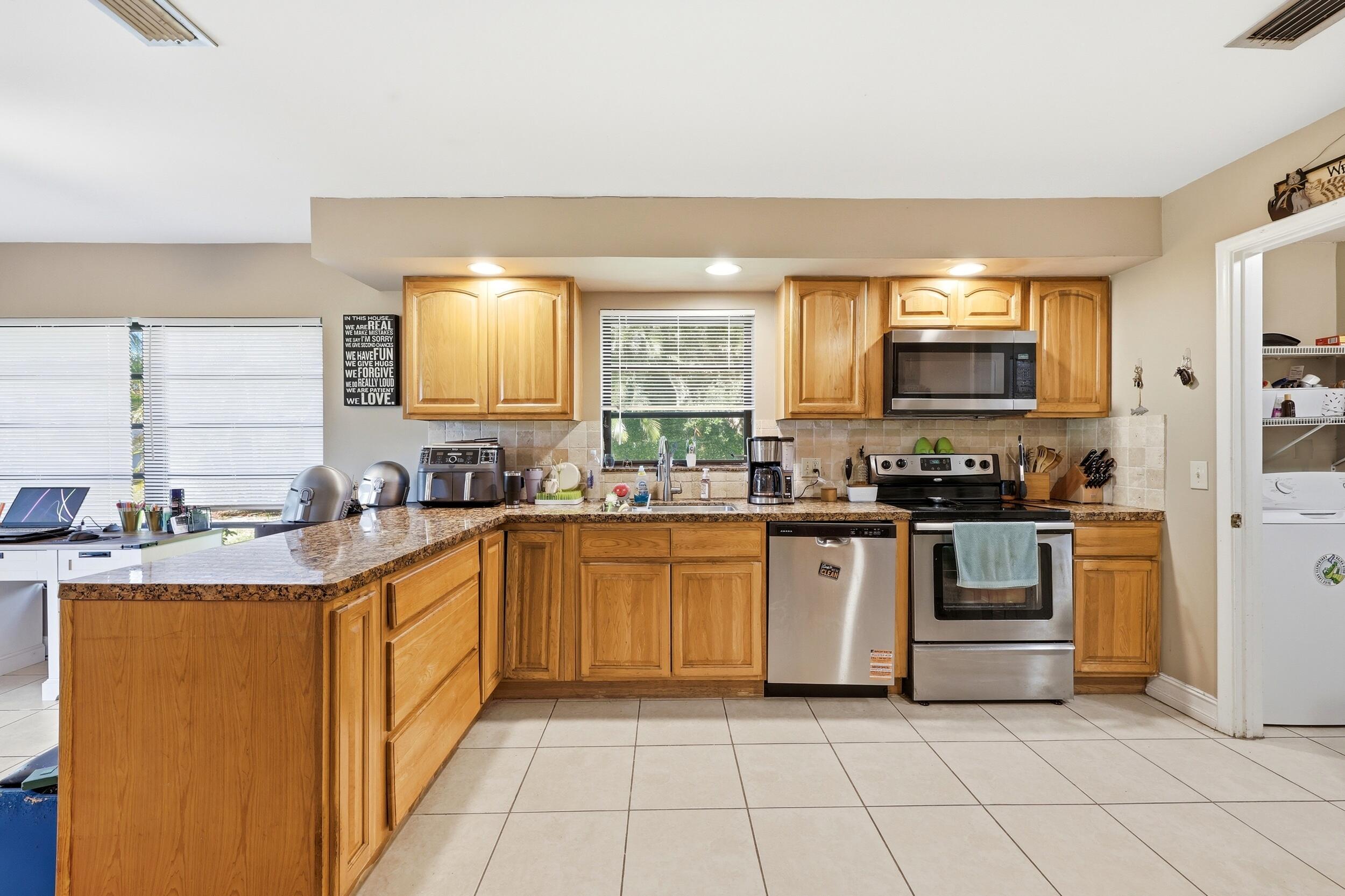 BOCA TEECA SEC 5 - Residential Lease