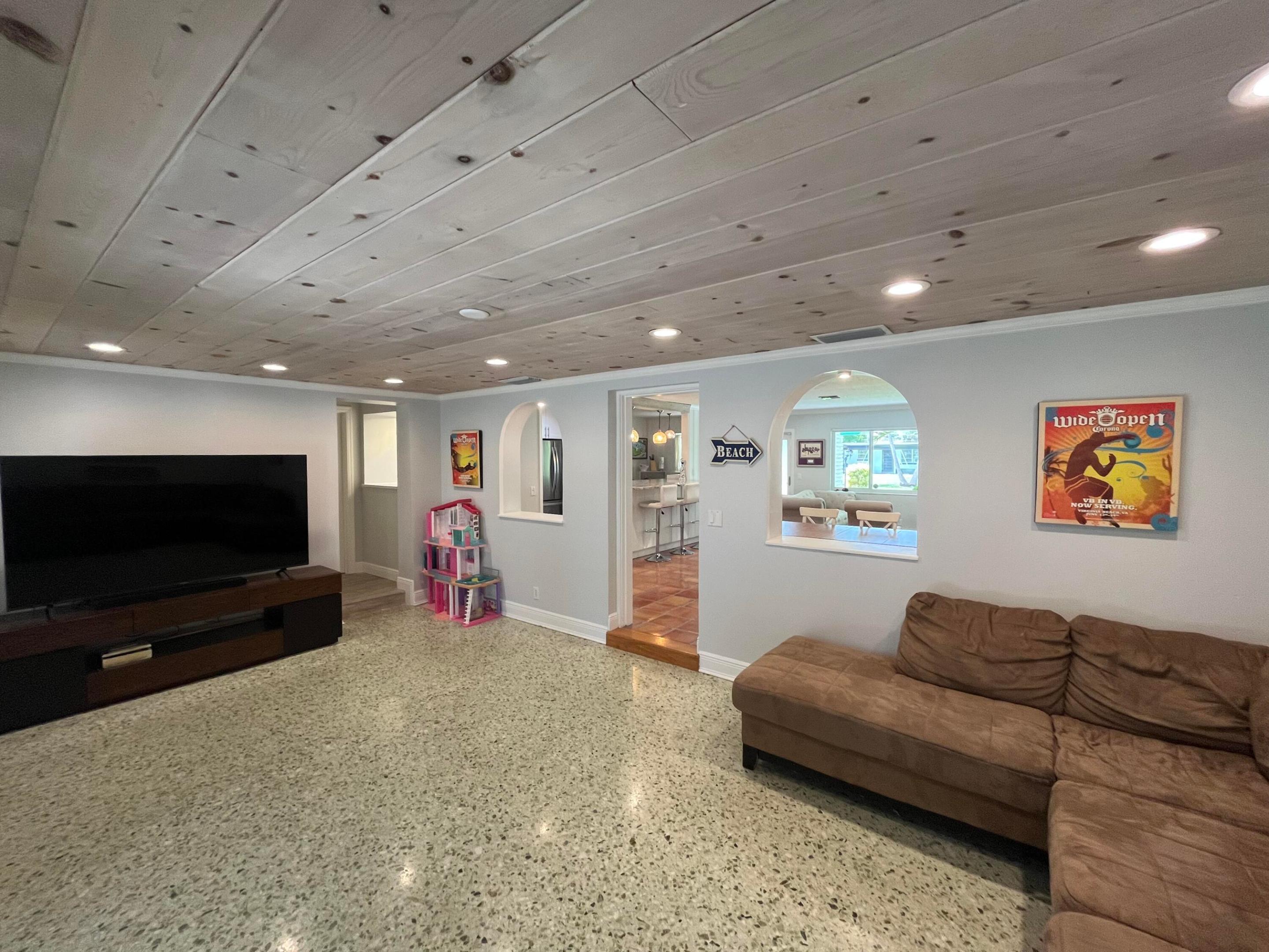 Downtown Boynton Beach Area (Near Intracoastal) - Residential Lease