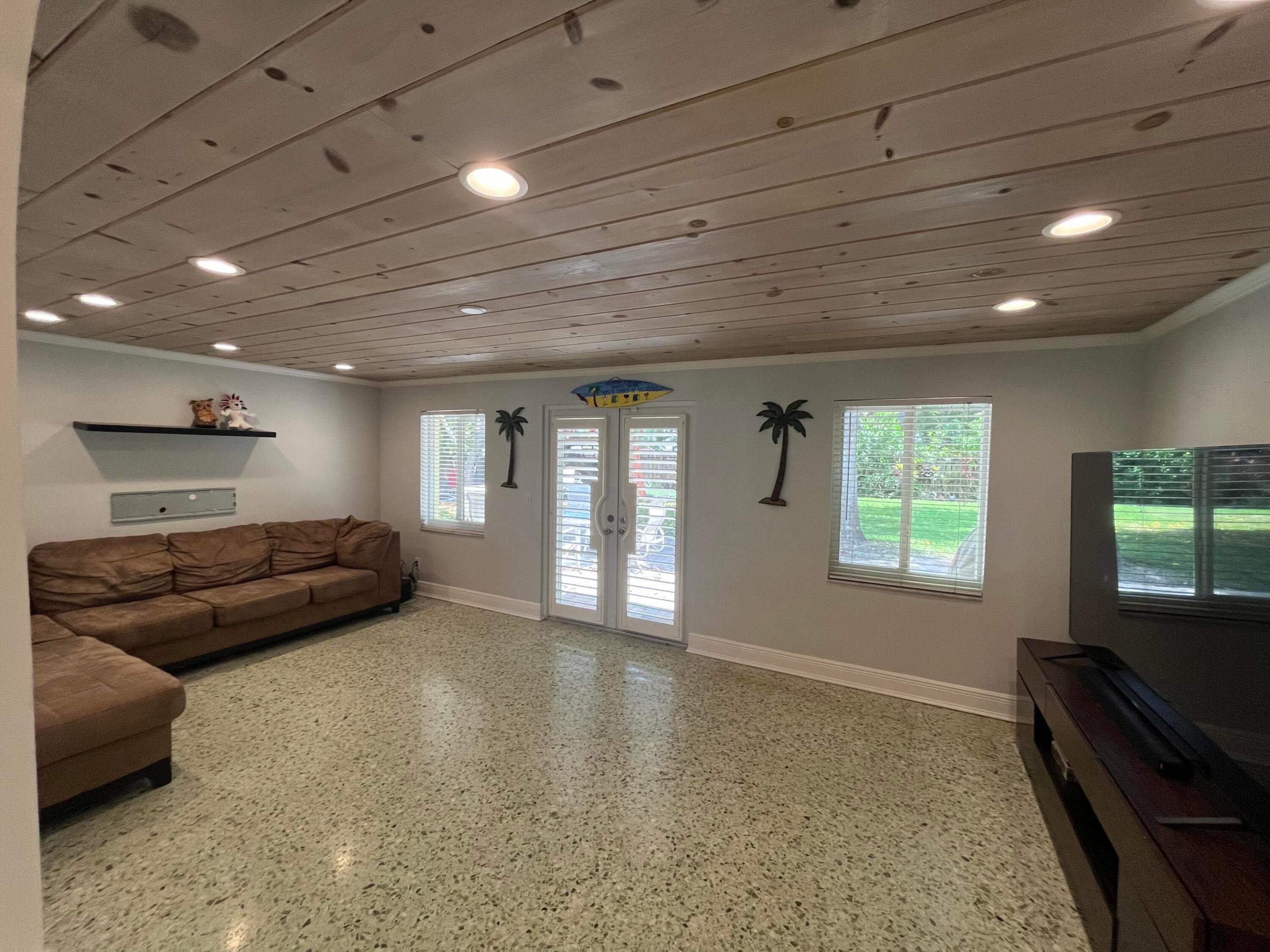 Downtown Boynton Beach Area (Near Intracoastal) - Residential Lease