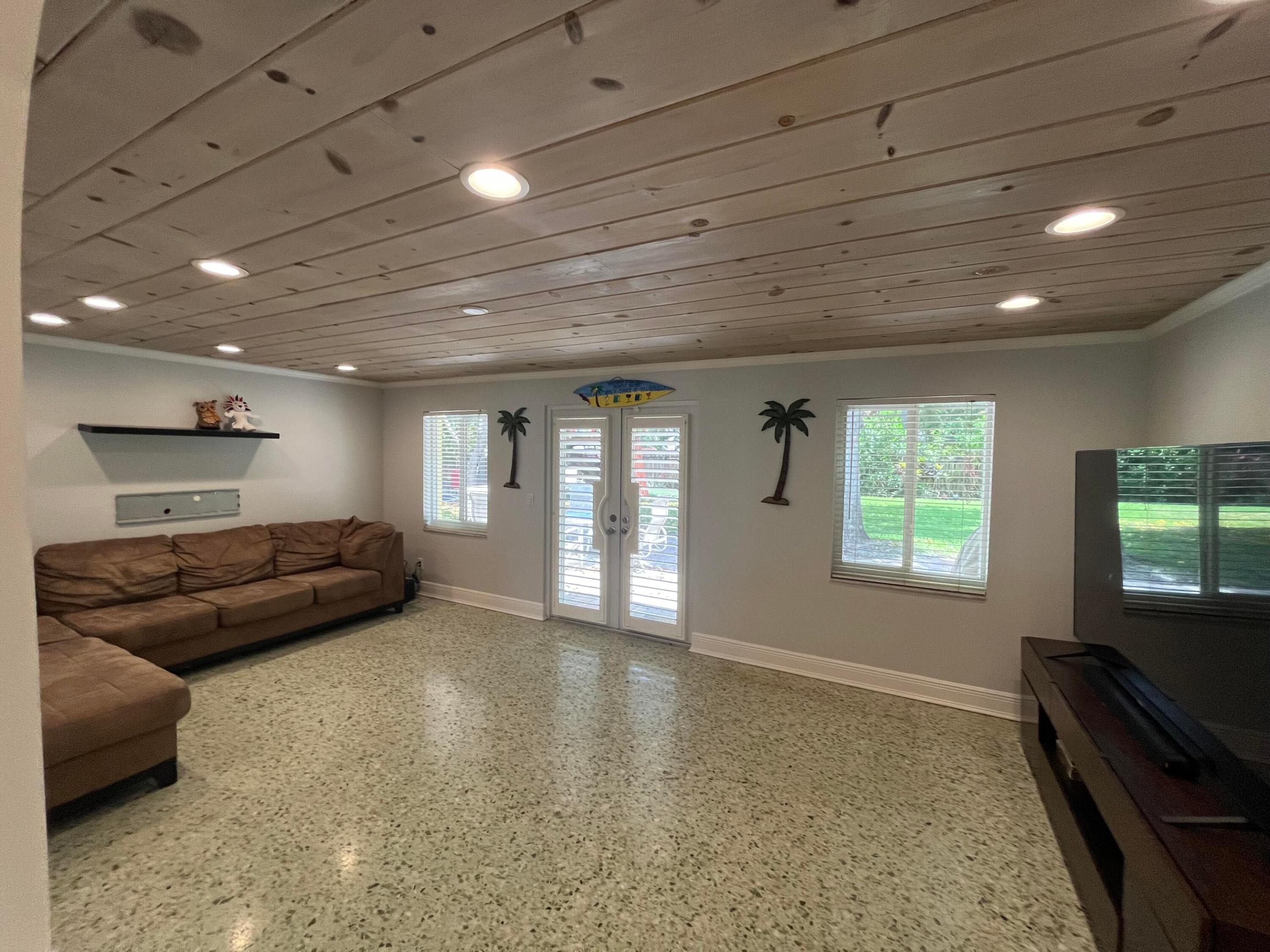 Downtown Boynton Beach Area (Near Intracoastal) - Residential Lease