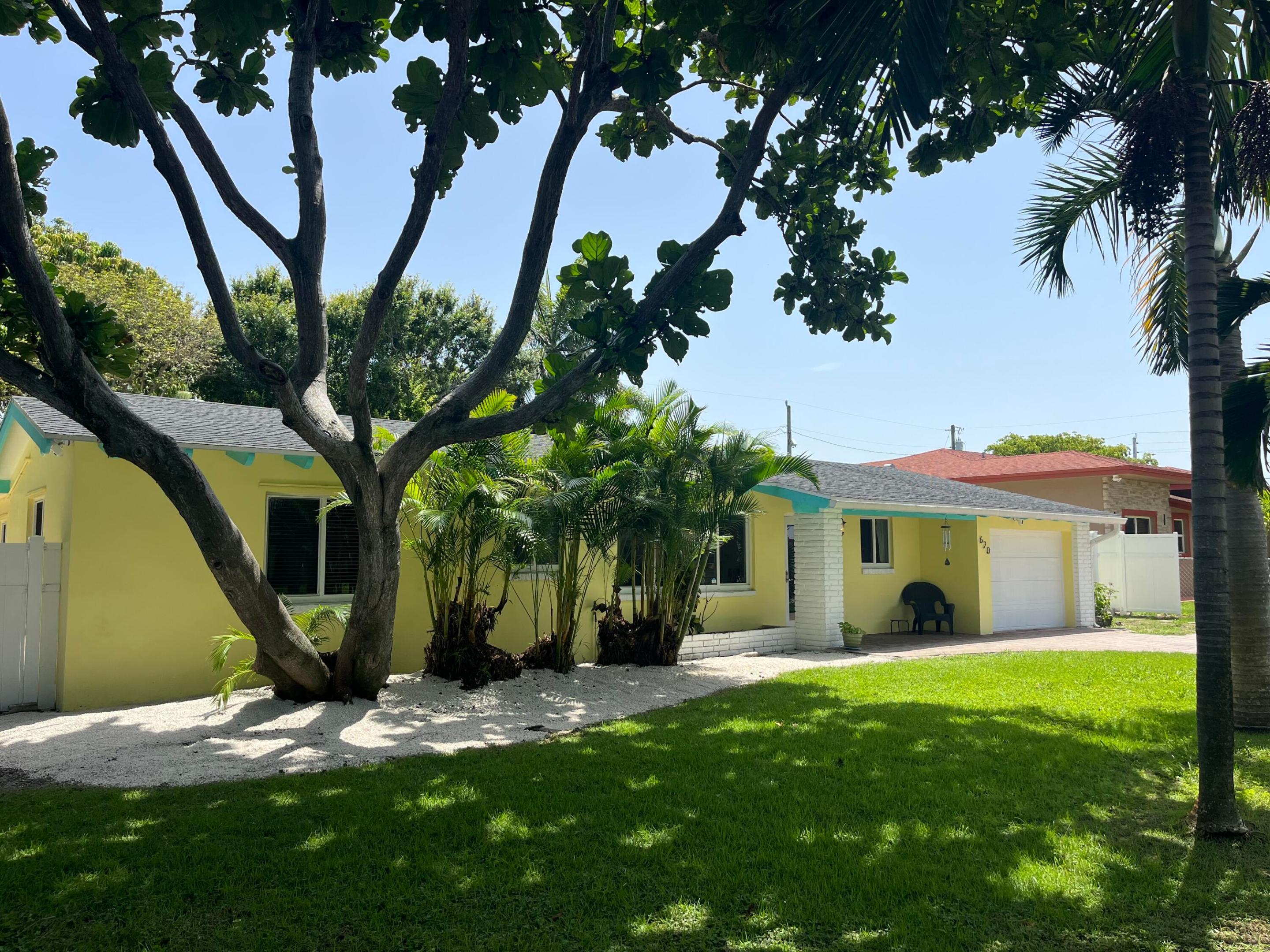 Downtown Boynton Beach Area (Near Intracoastal) - Residential Lease