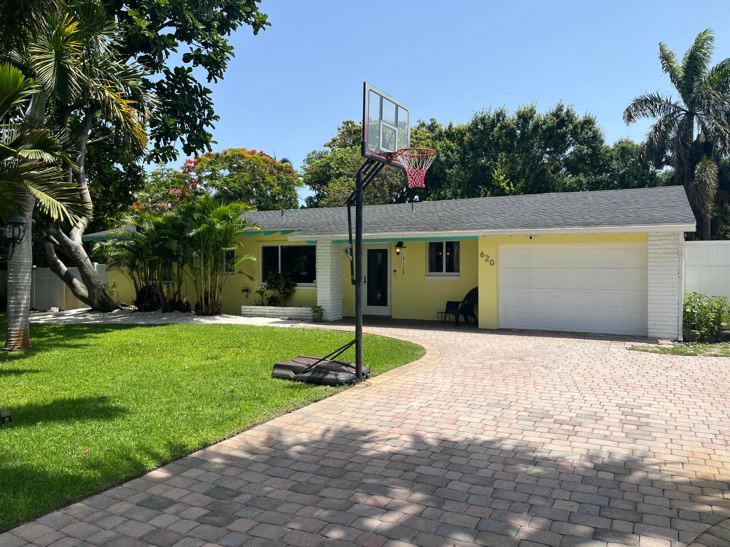 Downtown Boynton Beach Area (Near Intracoastal) - Residential Lease