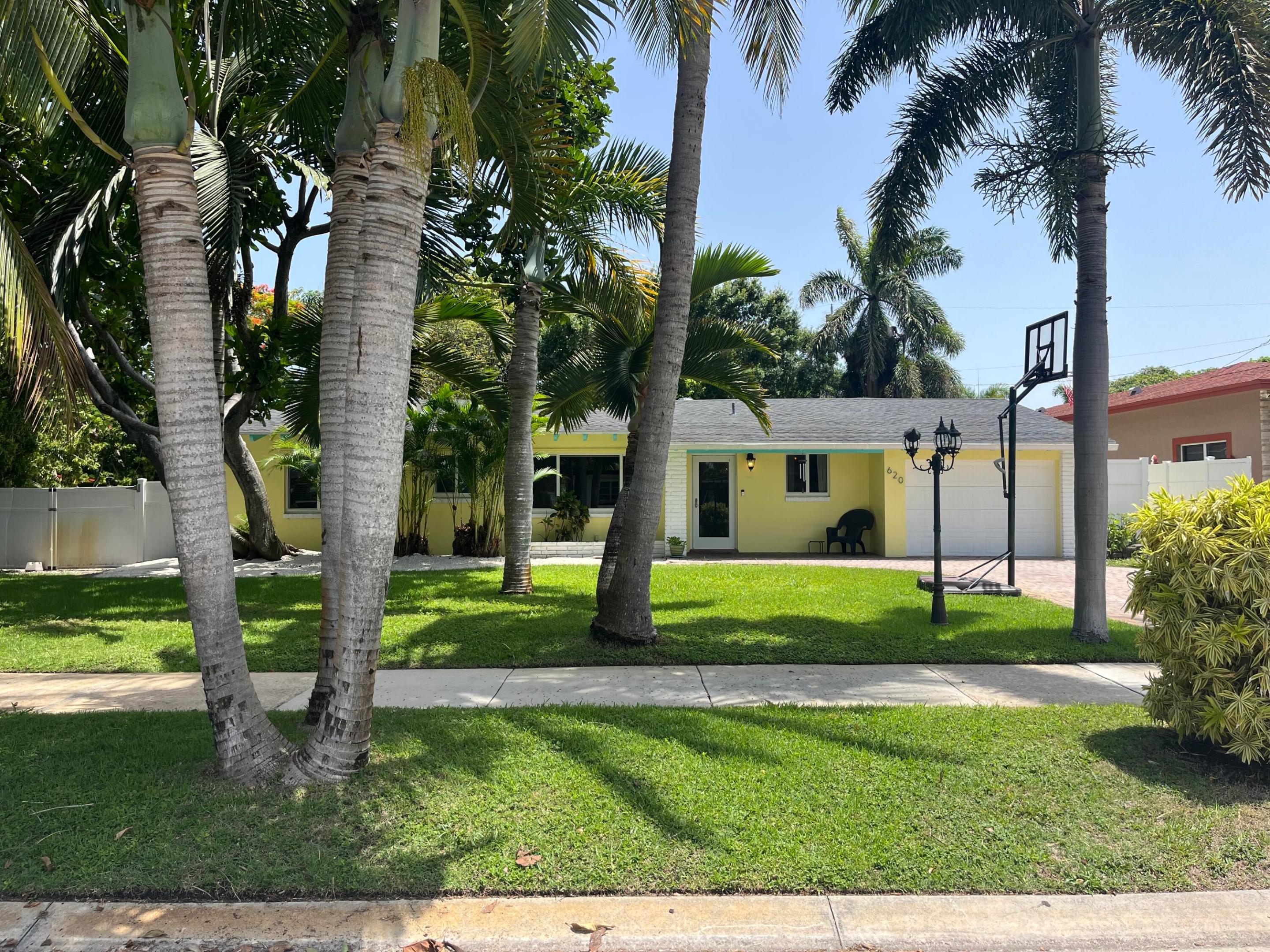 Downtown Boynton Beach Area (Near Intracoastal) - Residential Lease