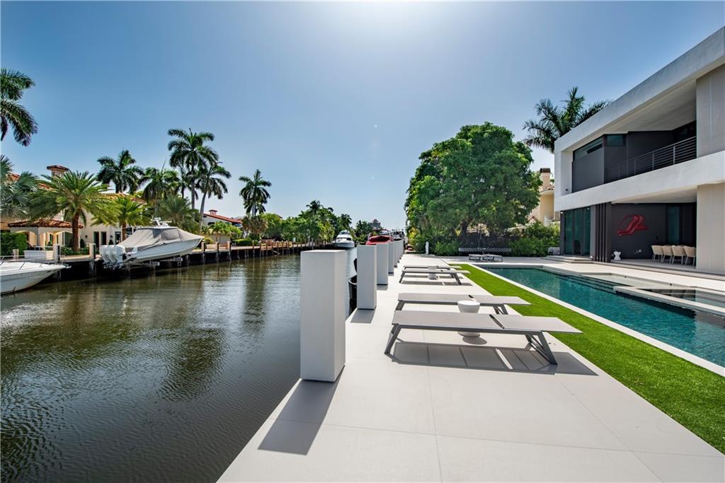 LAS OLAS SEVEN ISLES - Residential