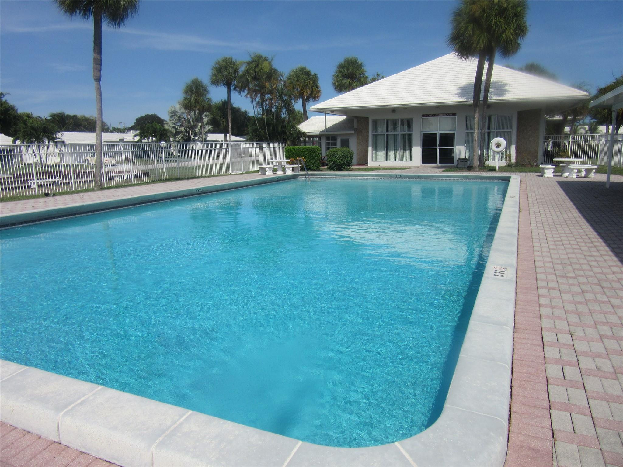 LEISUREVILLE FAIRWAY SIX CONDO - Residential