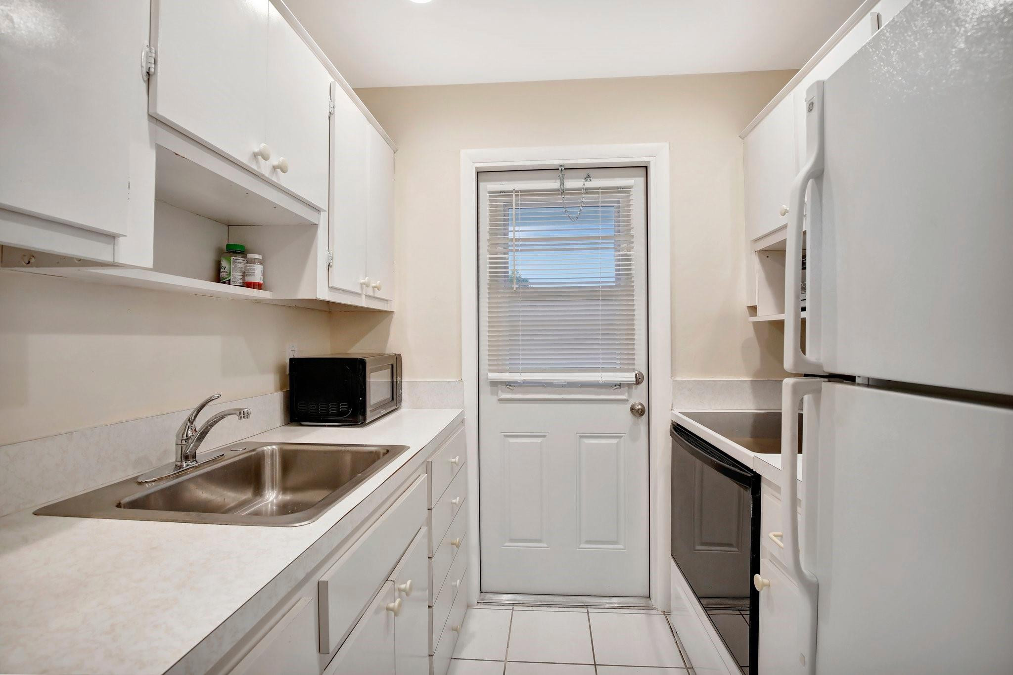 LEISUREVILLE FAIRWAY SIX CONDO - Residential