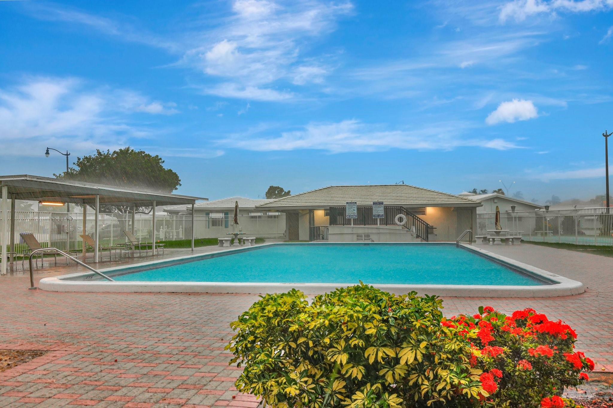 LEISUREVILLE FAIRWAY SIX CONDO - Residential