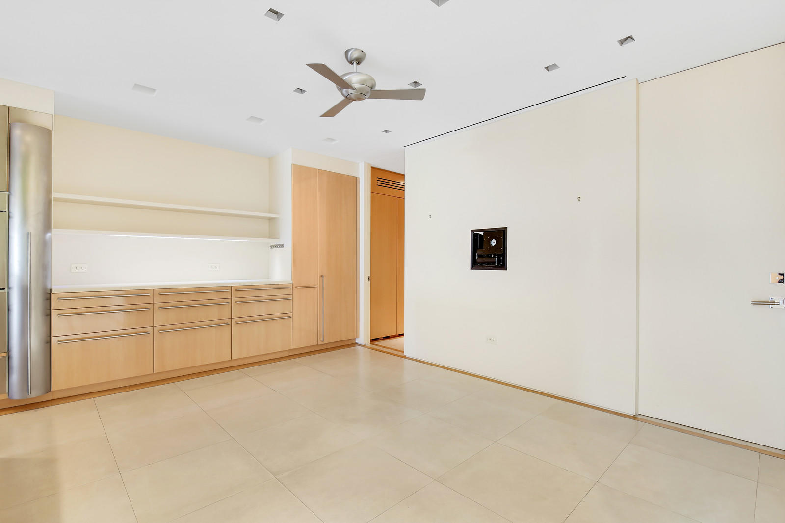 RESIDENCES AT SLOANS CURVE - Residential