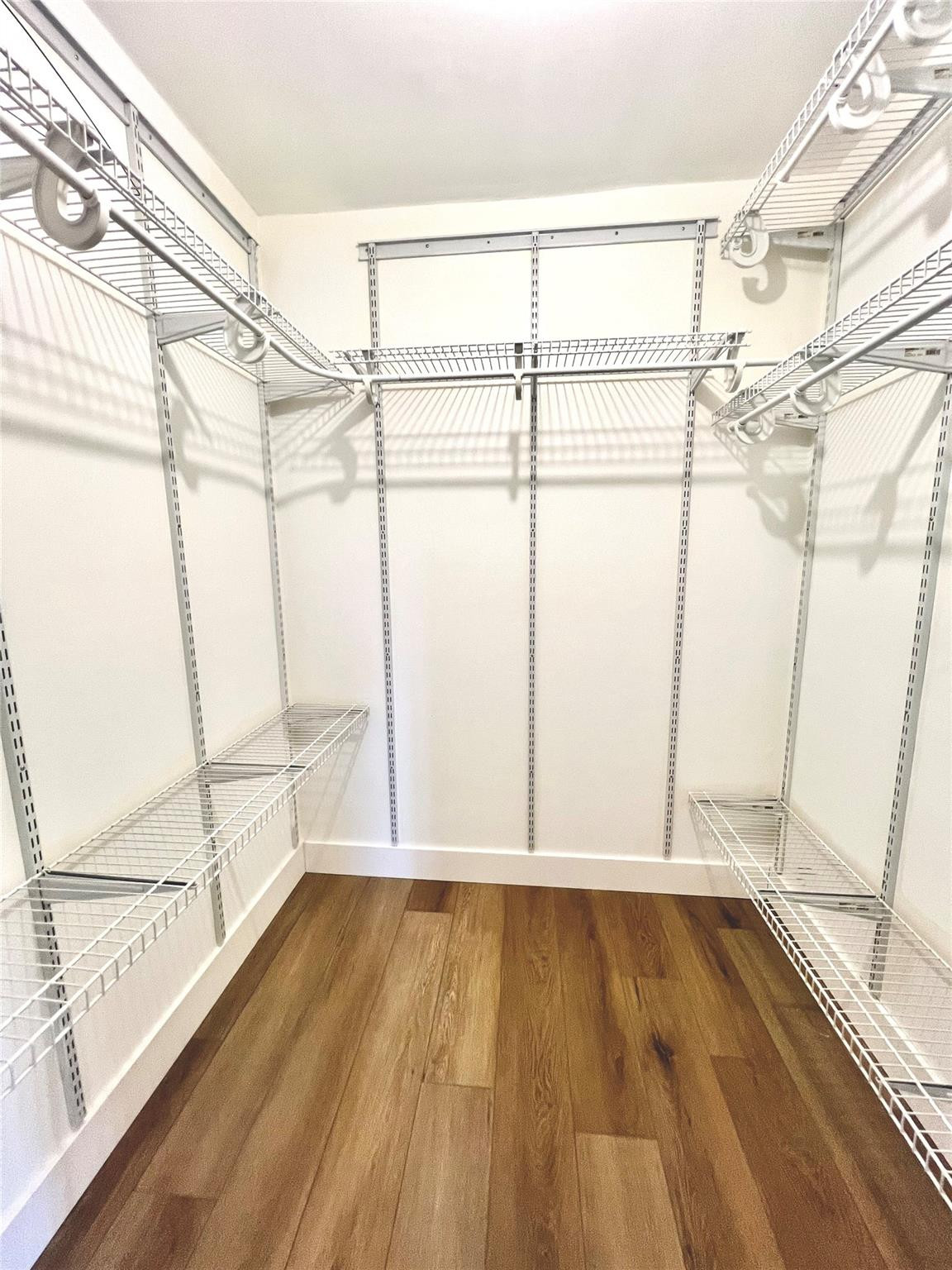 ARROWHEAD CONDO NO V - Residential
