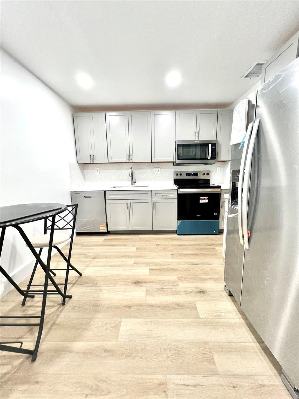 ARROWHEAD CONDO NO V - Residential