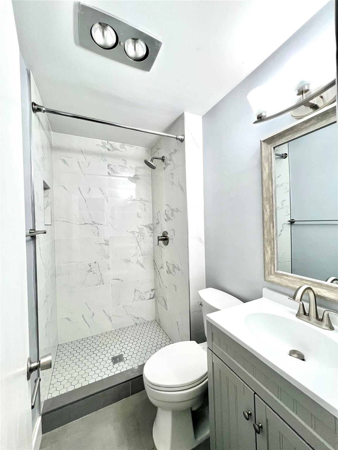 ARROWHEAD CONDO NO V - Residential