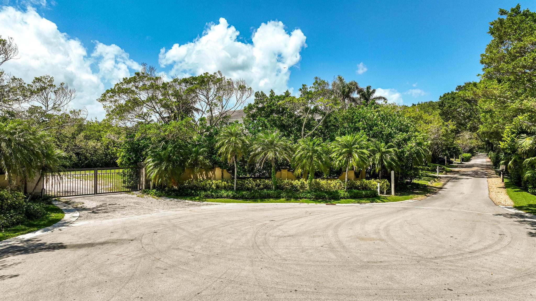 BANYAN ROAD - Land
