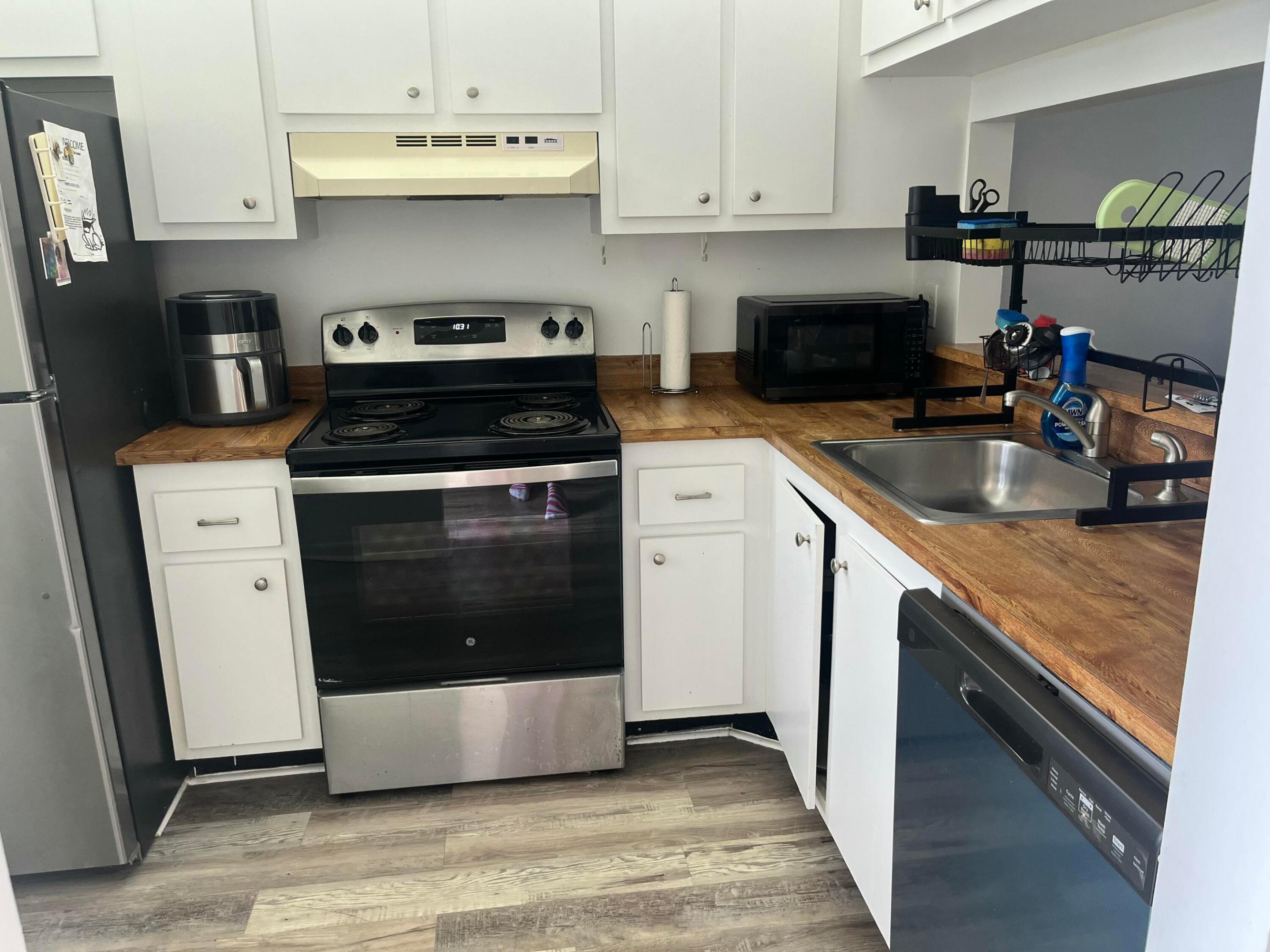 LUCERNE LAKES GOLF COLONY CONDOS - Residential Lease