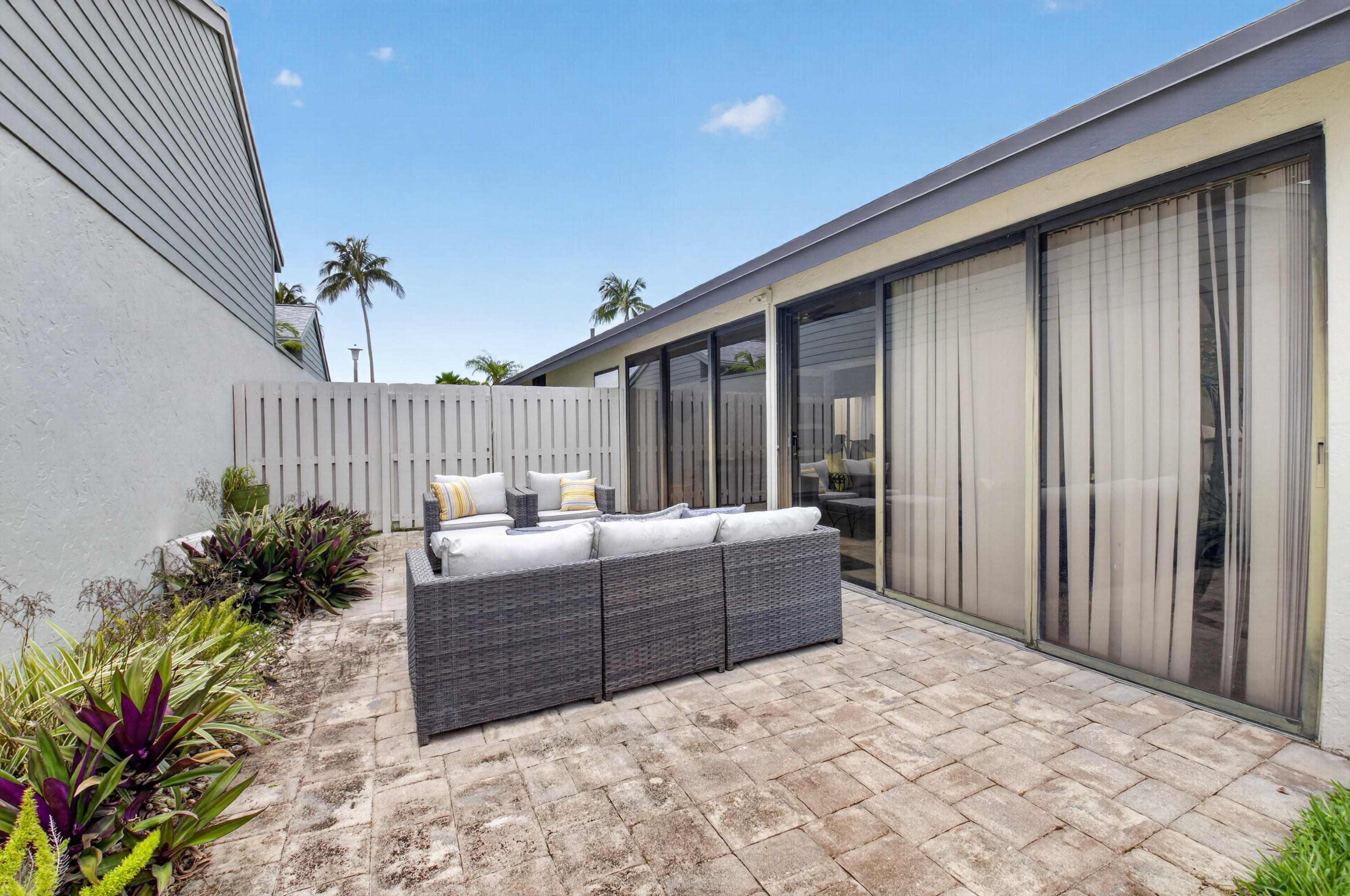 RAINBERRY BAY SEC 3 - Residential