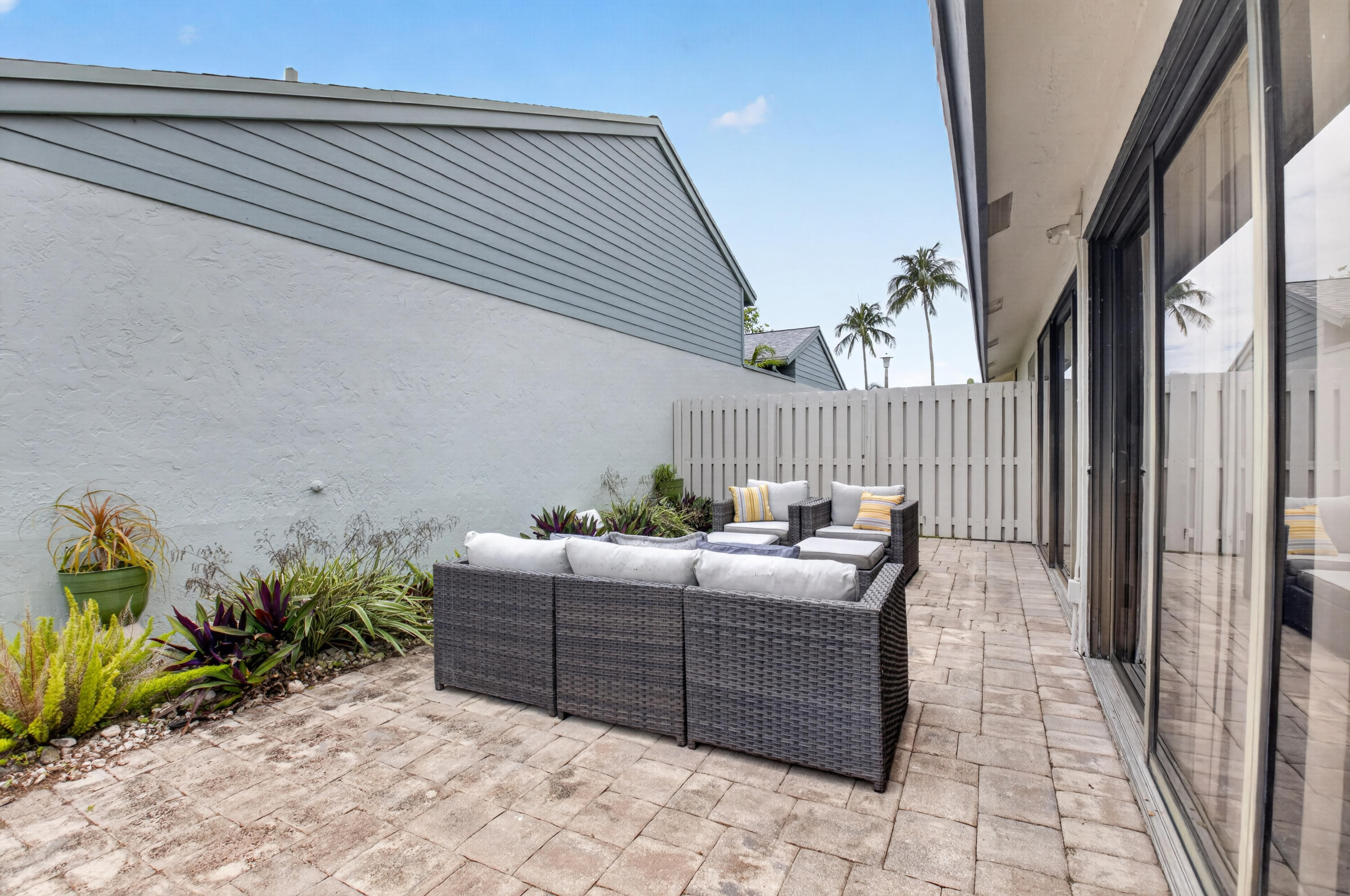 RAINBERRY BAY SEC 3 - Residential