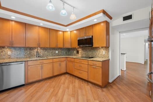 GRANDVIEW AT EMERALD HILLS CONDO - Residential