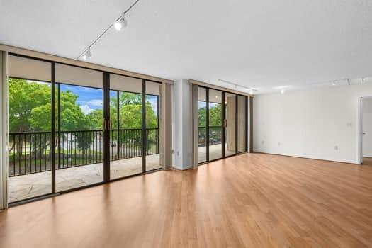 GRANDVIEW AT EMERALD HILLS CONDO - Residential