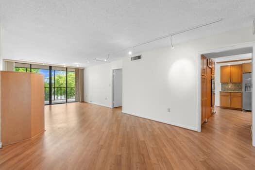 GRANDVIEW AT EMERALD HILLS CONDO - Residential