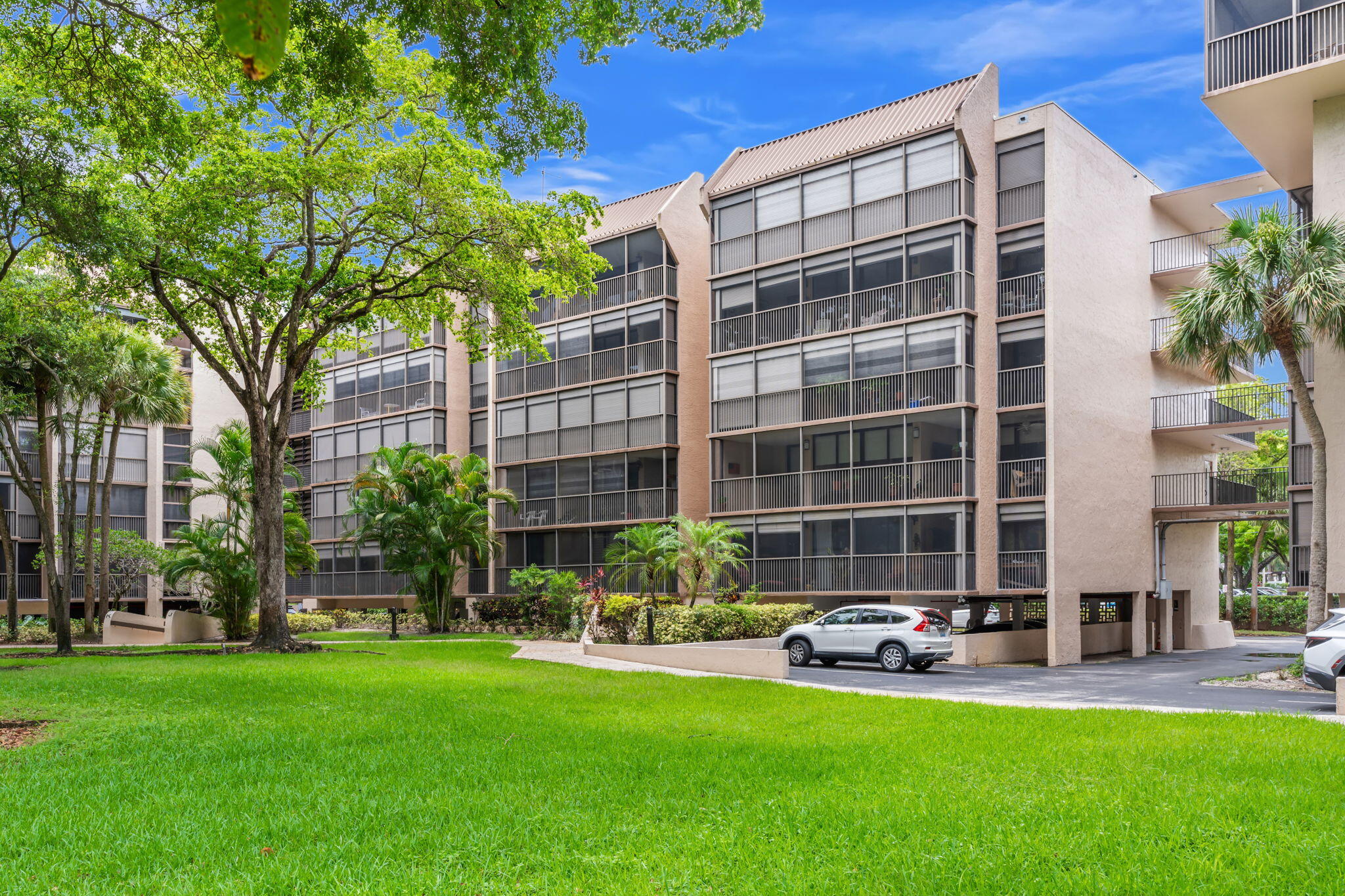 GRANDVIEW AT EMERALD HILLS CONDO - Residential