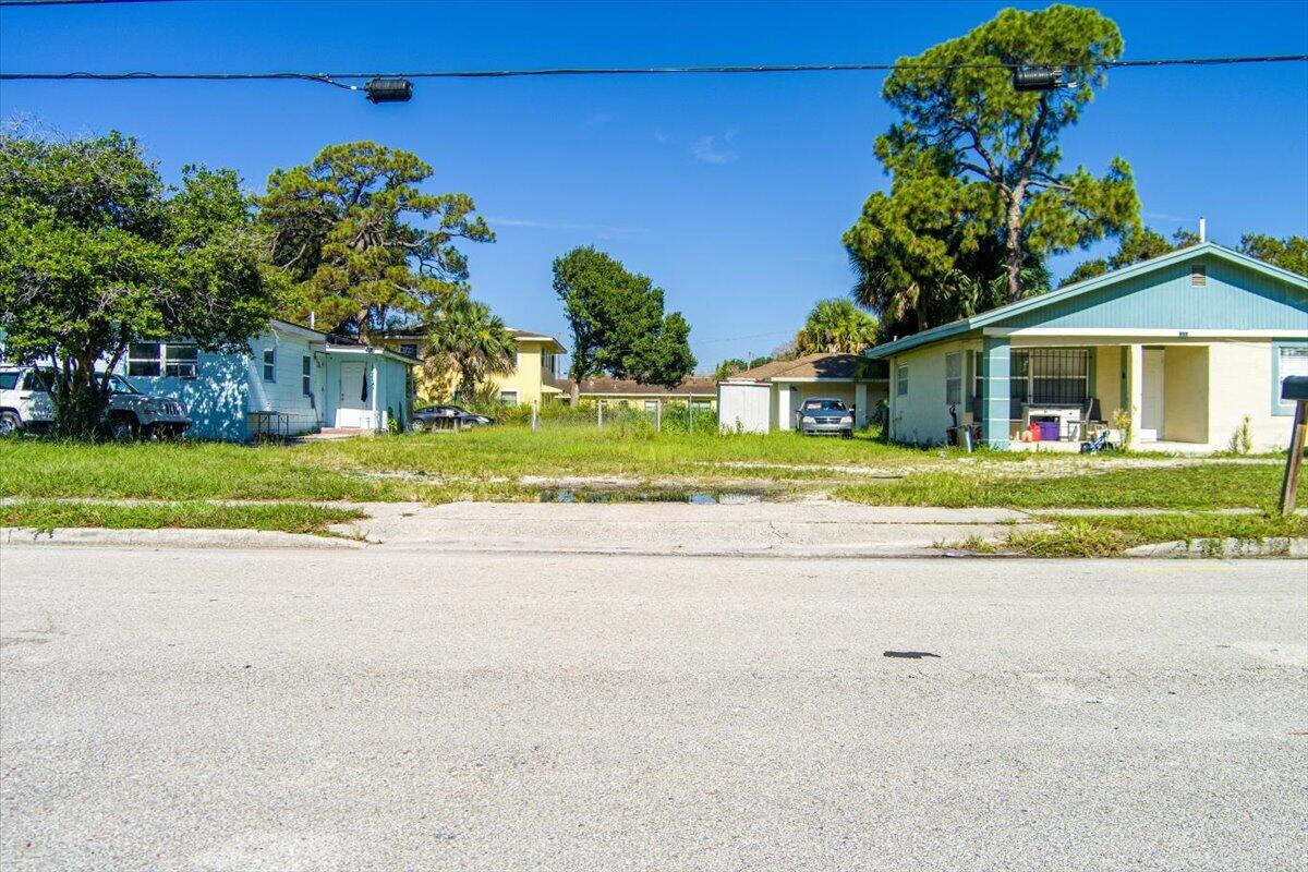 Build your dream home on this cleared residential lot, ready for your vision. Zoned for a single-family home, this property offers a great opportunity to create a custom residence with no need for extensive site clearing. Conveniently located near shopping, dining, schools, parks, and major highways, with easy access to everything the area has to offer. Whether you're building your forever home or investing for the future, this lot is ready for you. Don't miss this opportunity to own a buildable homesite in a growing community.