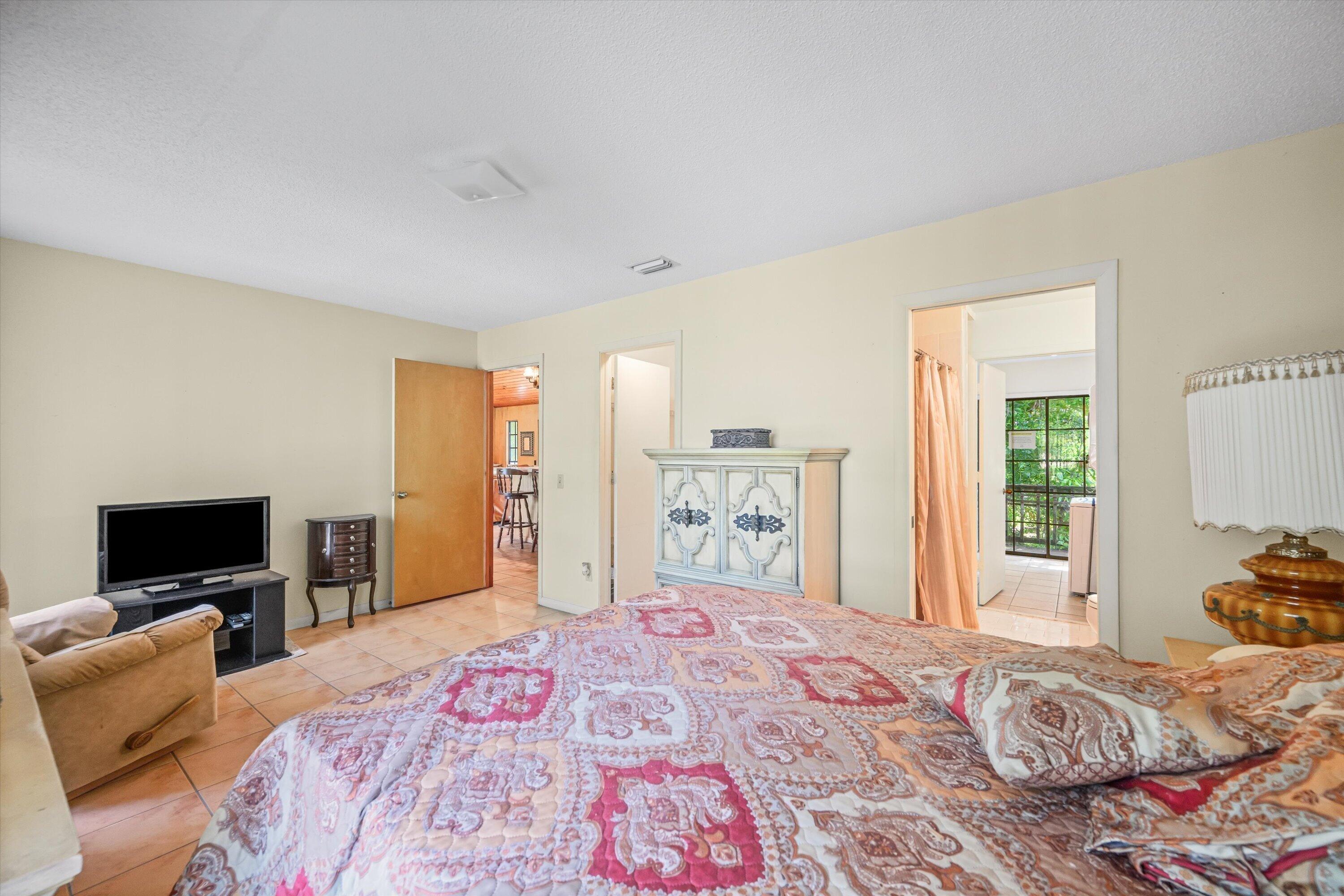 LOXAHATCHEE GROVES - Residential